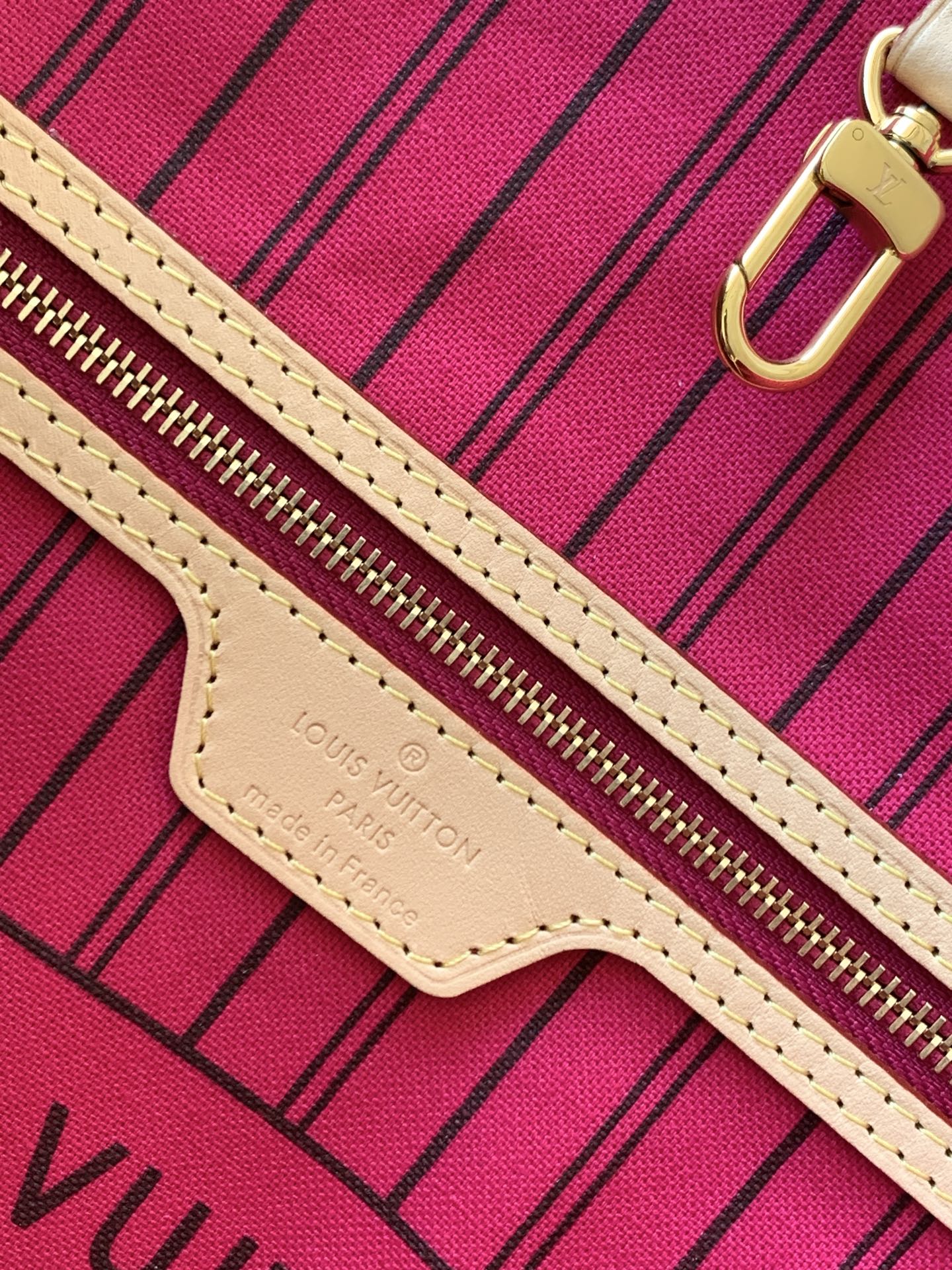Louis Vuitton Neverfull Medium Tote Bag - Image 9