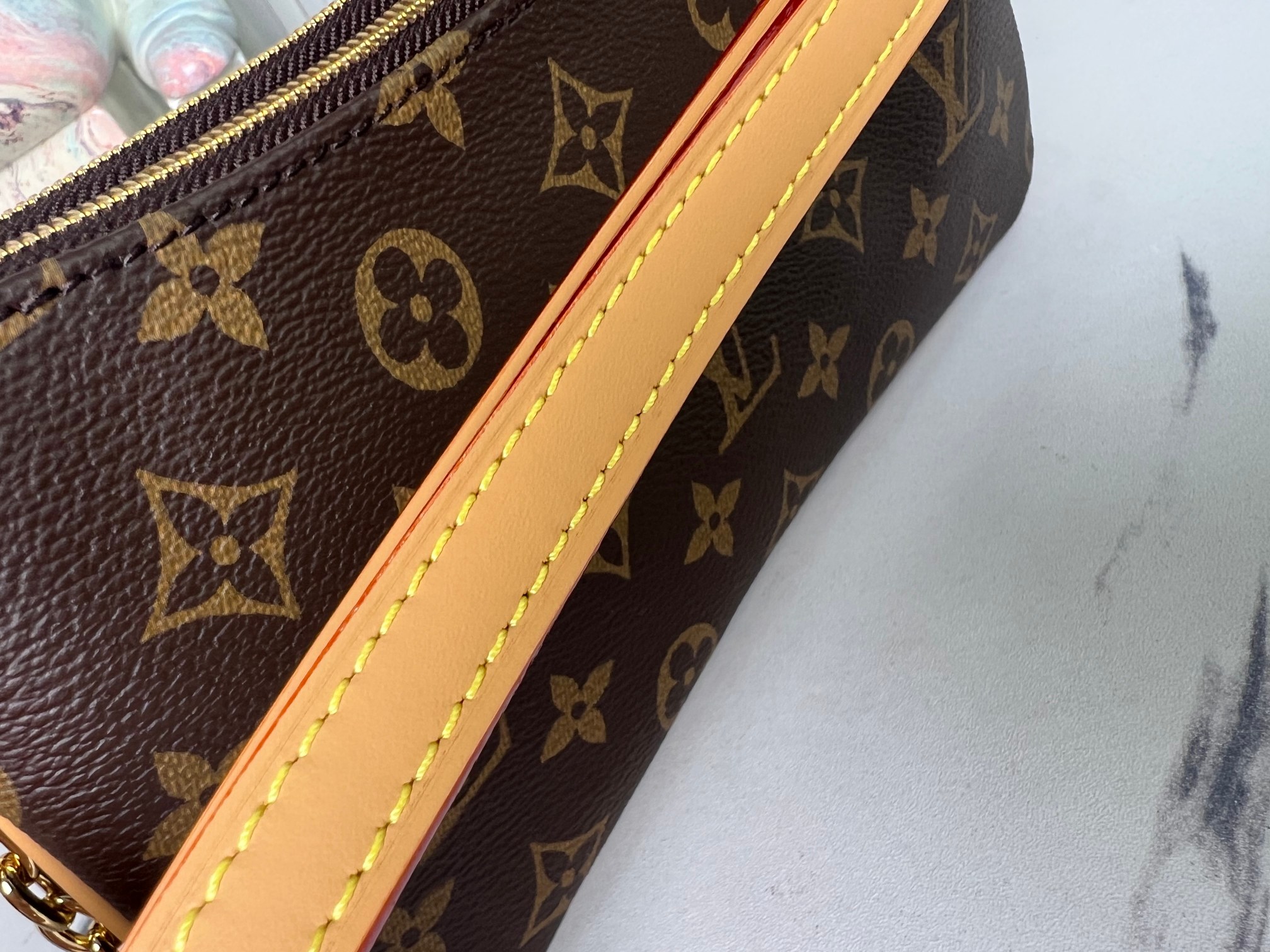 Louis Vuitton Liv Pochette Double Chain Shoulder Bag M83008 - Image 9