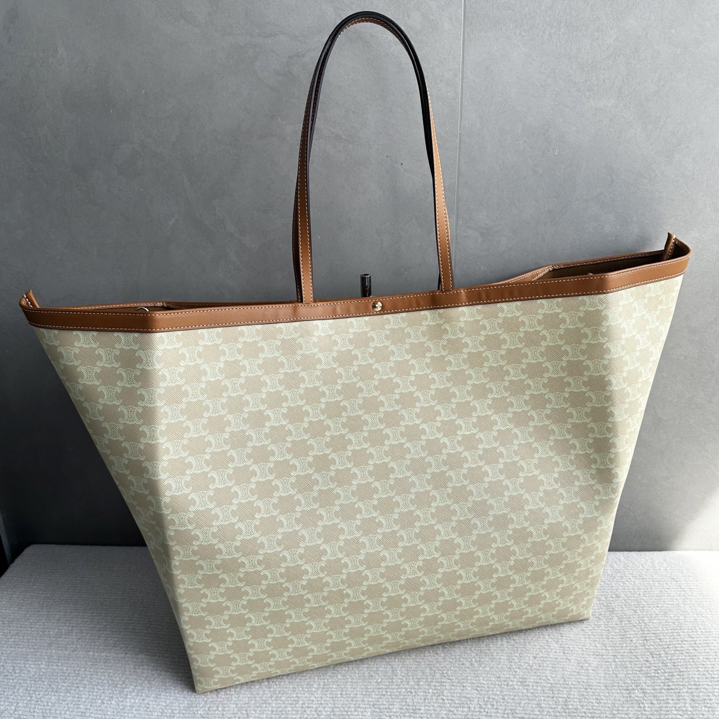 FLAT SHOER Logo-Print Tote Bag - Image 9