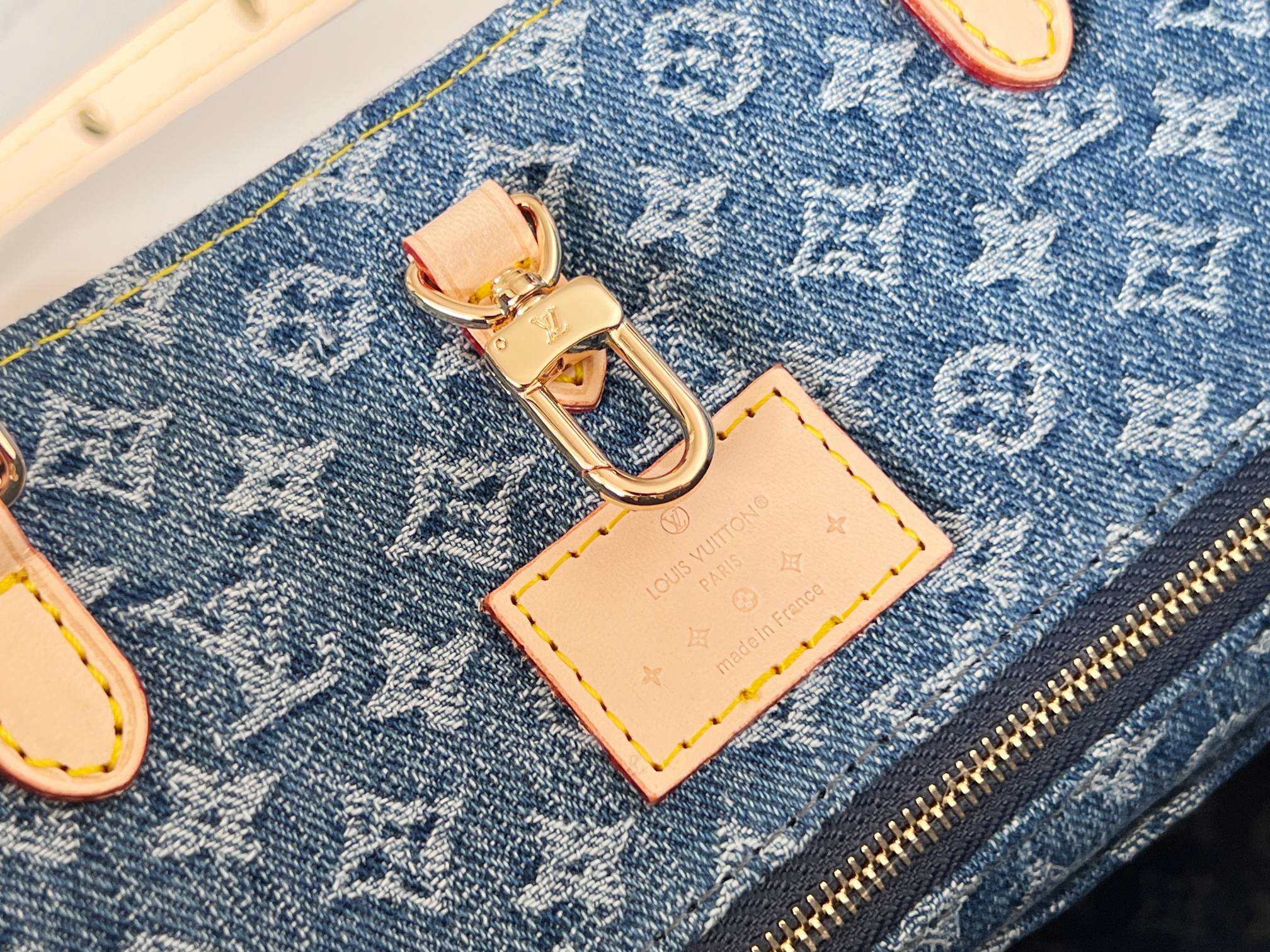 Louis Vuitton Onthego Medium Handbag in Blue Denim - Image 9