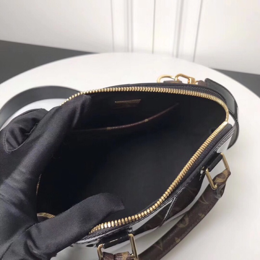 Louis Vuitton Alma BB Handbag - Image 9