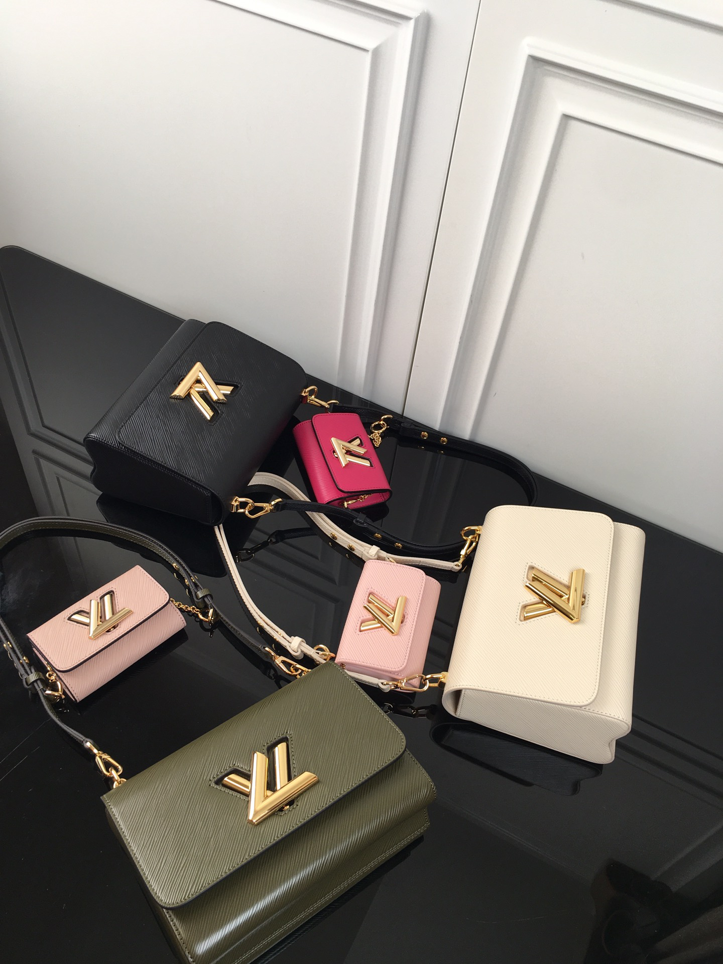 Louis Vuitton Twist Medium Crossbody Bag with Detachable Twisty Clutch - Image 9