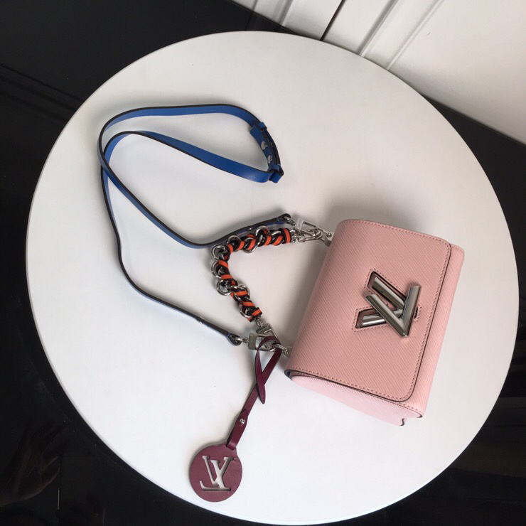 Louis Vuitton Twist Medium Handbag in Pink - Image 9