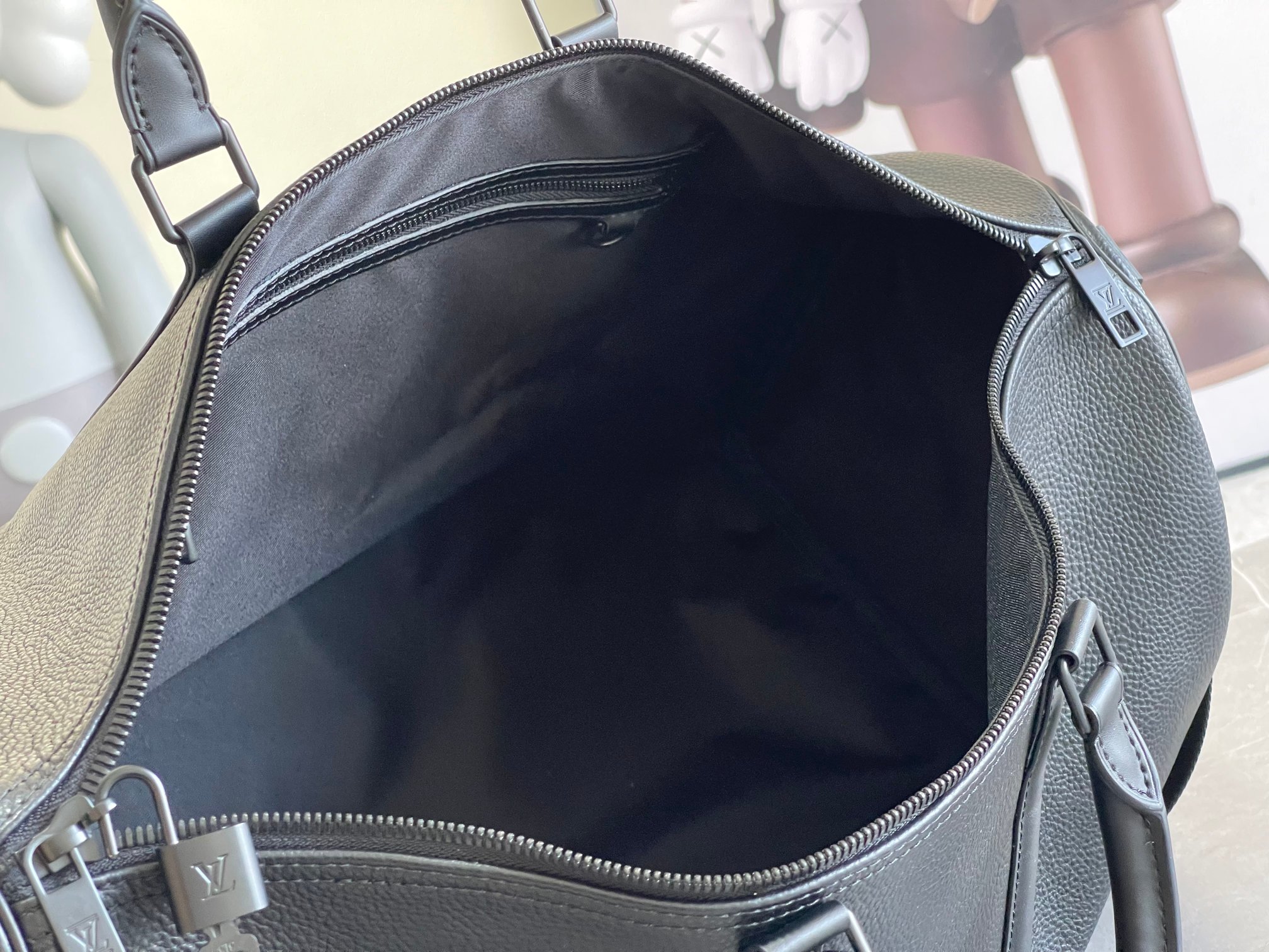 Louis Vuitton Keepall Bandoulière 50 Travel Bag - Image 9