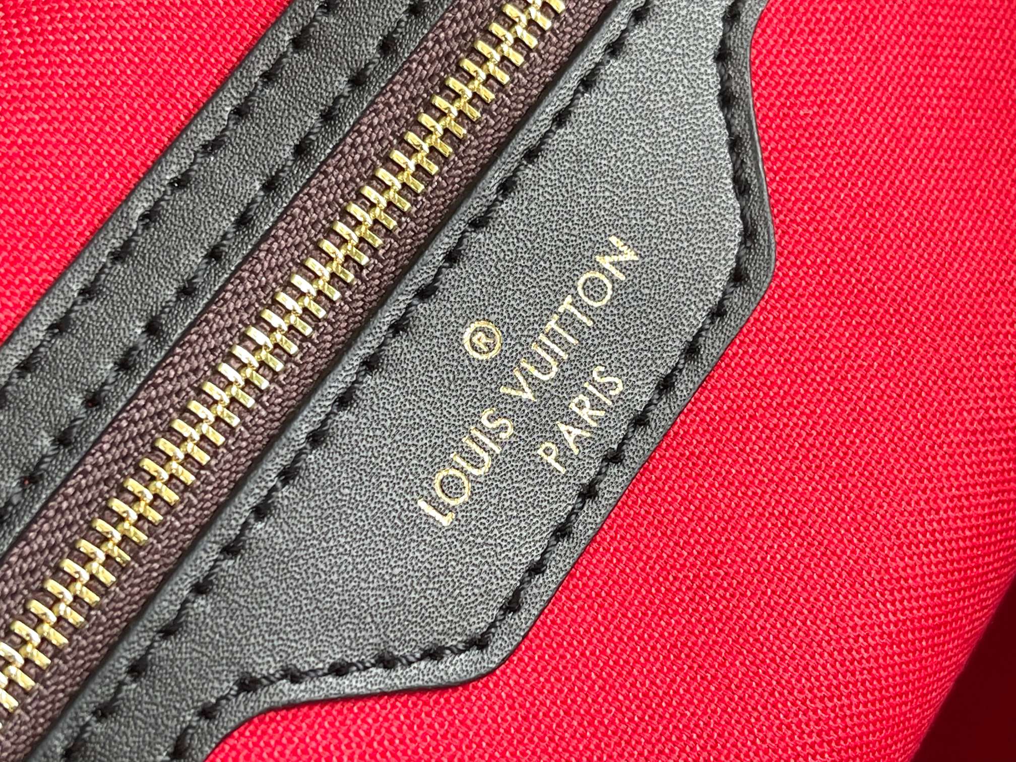 Louis Vuitton Keepall Bandoulière 45 Travel Bag - Image 9