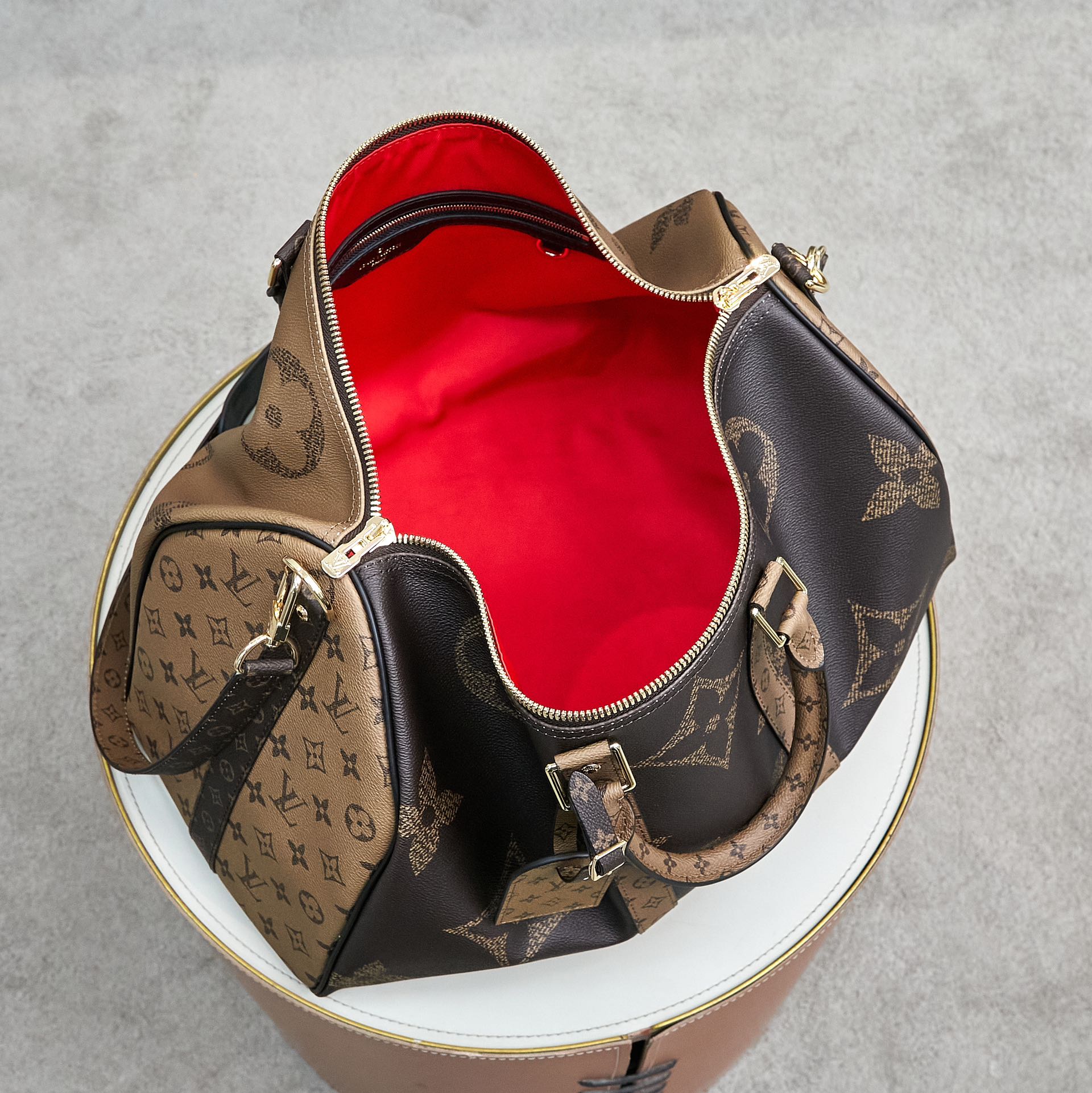 Louis Vuitton Keepall Bandoulière 45 Travel Bag in Monogram Giant - Image 9
