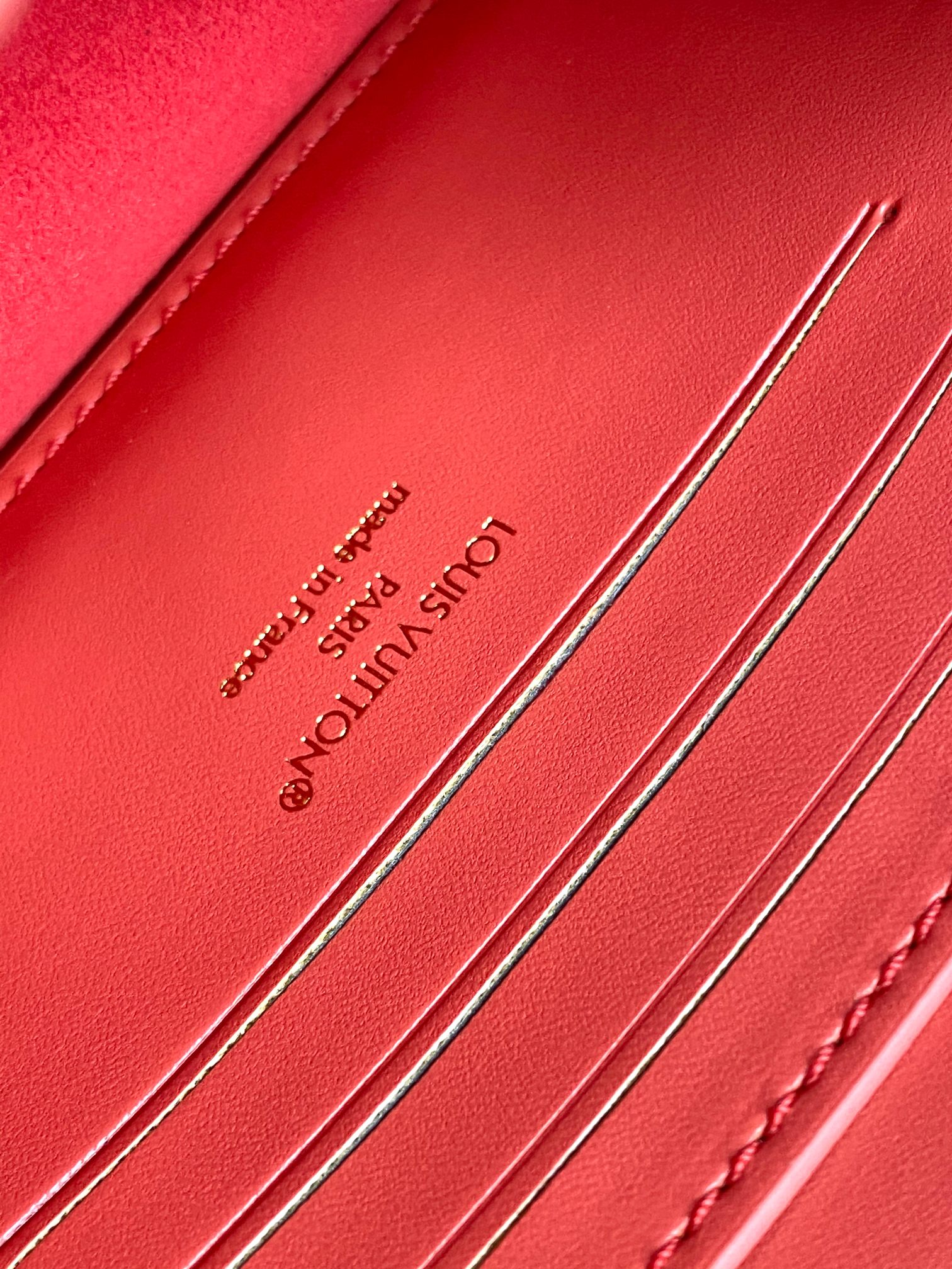 Louis Vuitton LV Bloom Wallet on Chain Crossbody Bag - Image 9
