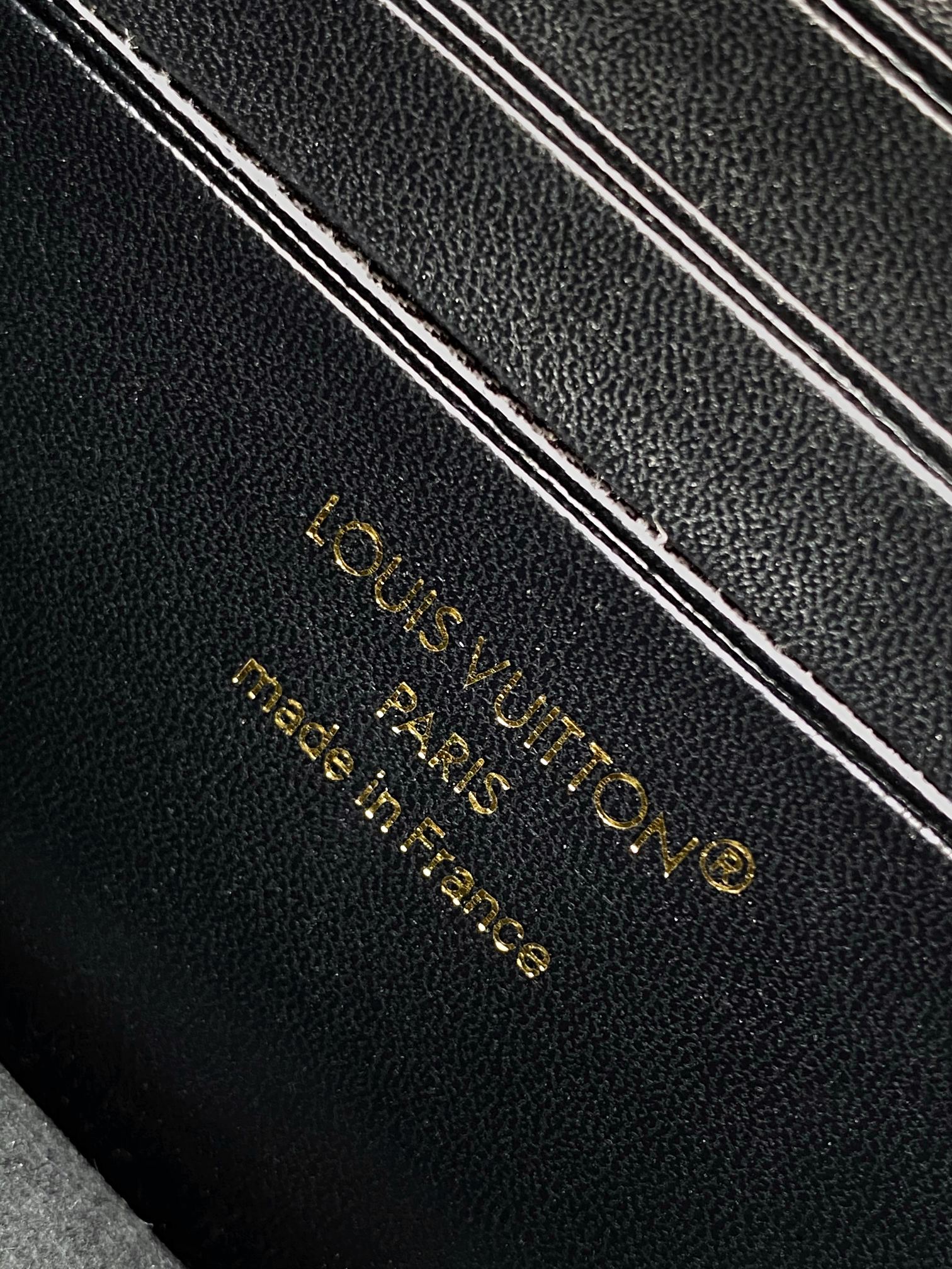 Louis Vuitton LV Bloom Wallet On Chain - Image 9