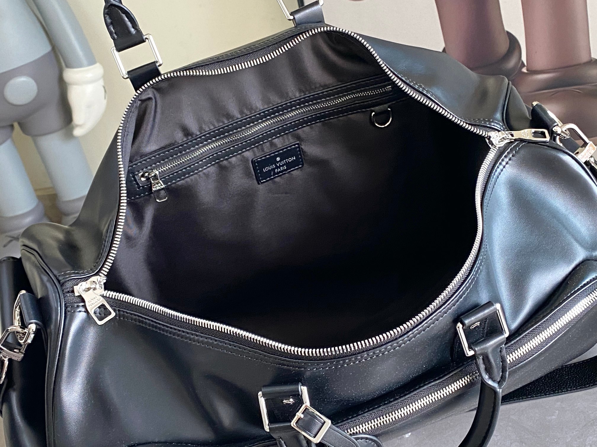 Louis Vuitton Keepall Bandoulière 50 Travel Bag - Image 9