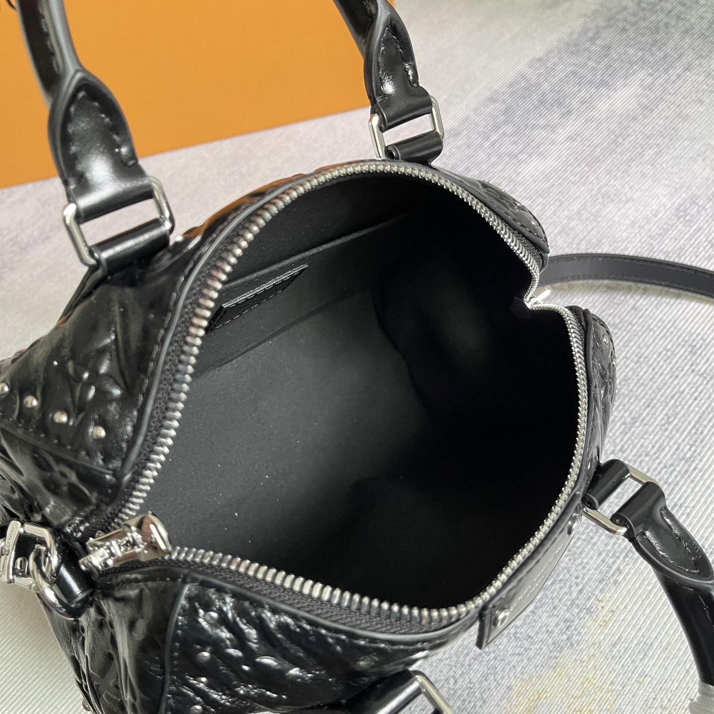 Louis Vuitton Speedy Trunk 20 Leather Crossbody Bag - Image 9
