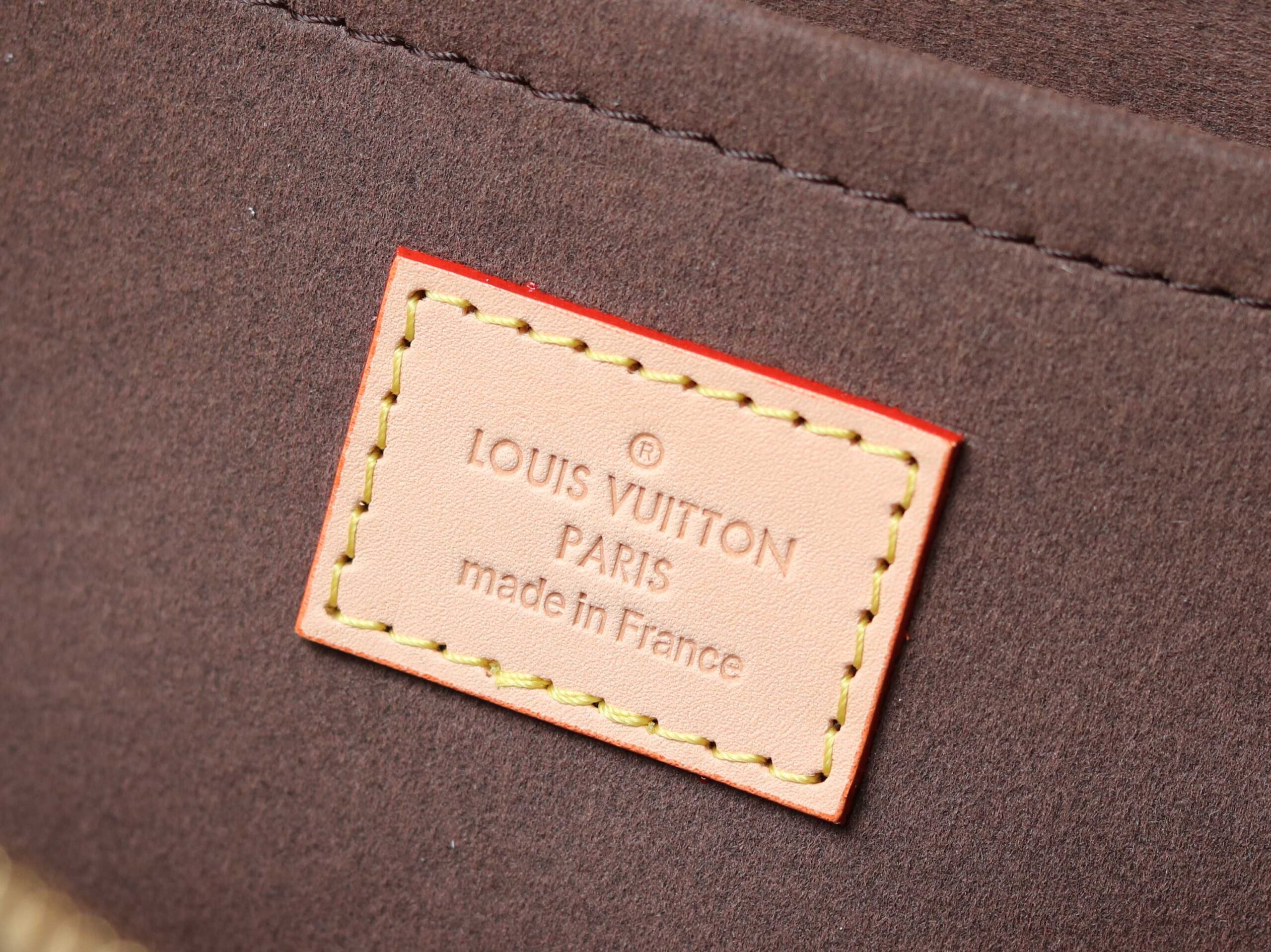 Louis Vuitton Squire East West Handbag M28953 - Image 9