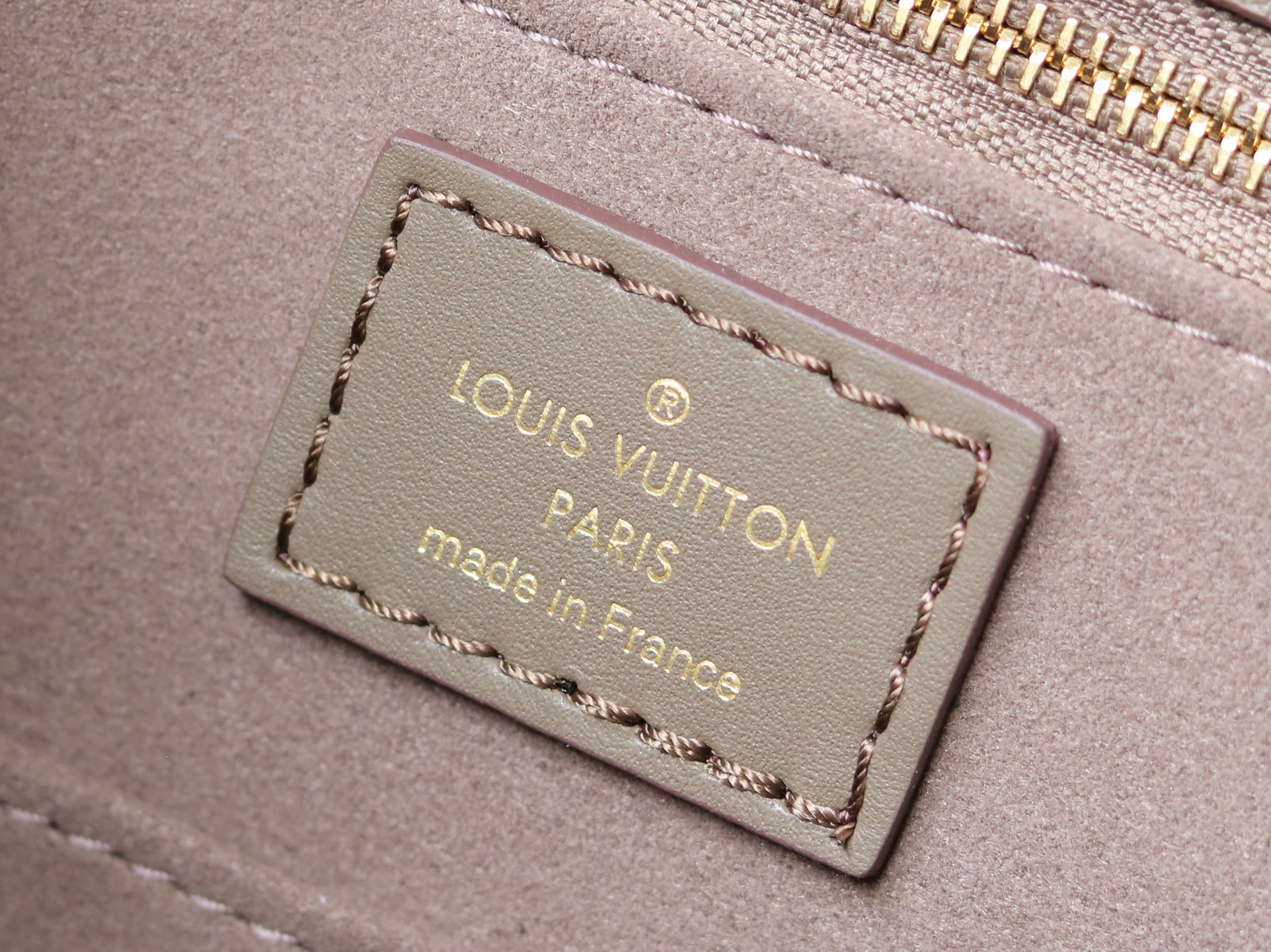 Louis Vuitton OnTheGo Medium Tote Bag in Monogram Empreinte Leather - Image 9