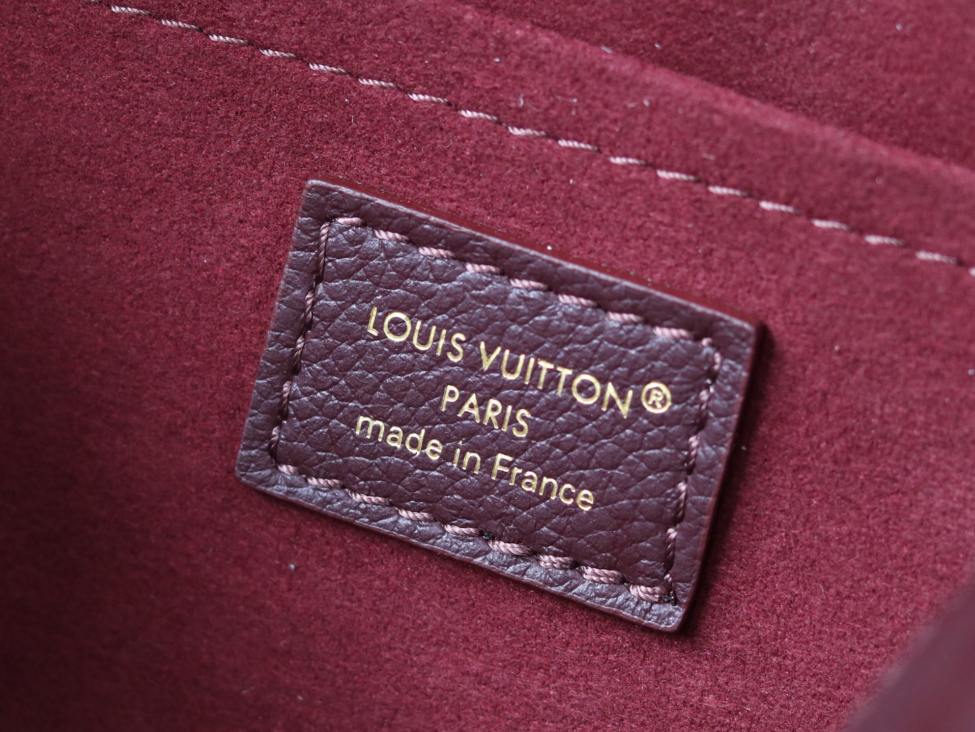 Louis Vuitton Sedy Bandoulière 20 Crossbody Bag in Burgundy Monogram Empreinte Leather - Image 9