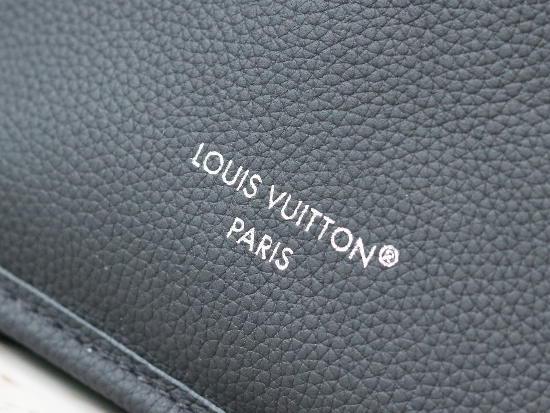 Louis Vuitton Neverfull Bandoulière Inside Out BB Reversible Tote Bag - Image 9