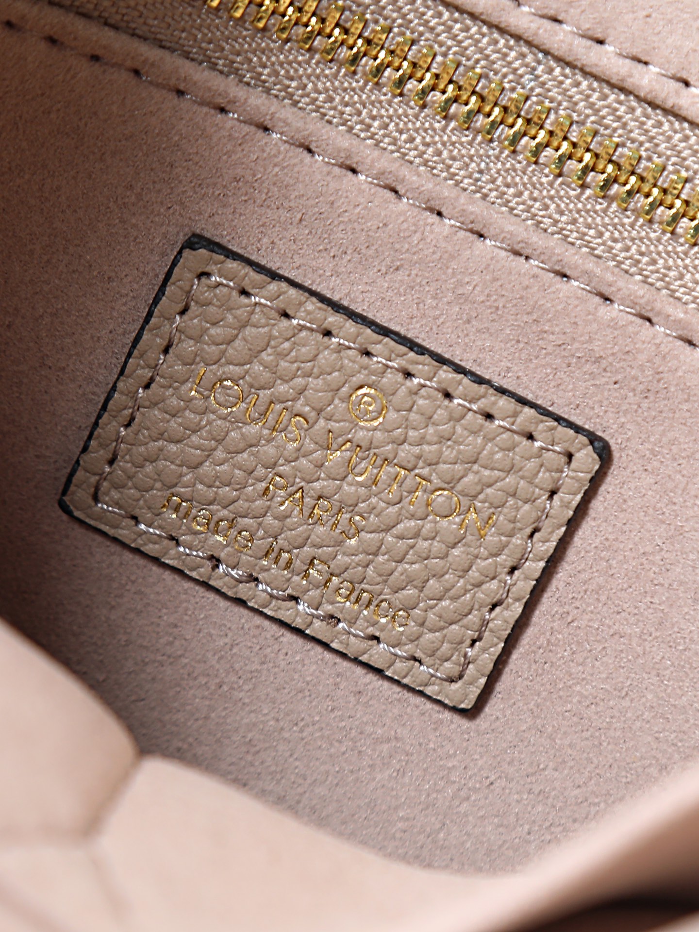 Louis Vuitton Onthego Small Tote Bag in Monogram Empreinte Leather - Image 9