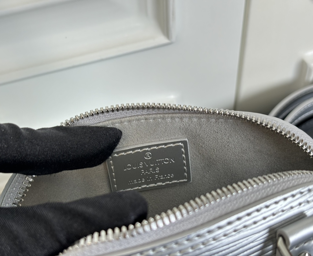Louis Vuitton Nano Alma Crossbody Bag in Silver Epi Leather - Image 9