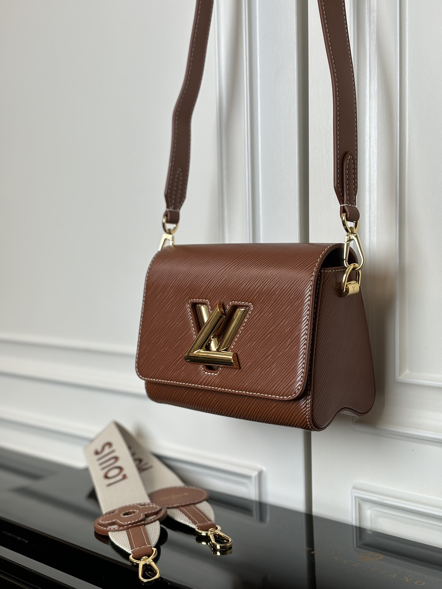 Louis Vuitton Twist Traveler Small Handbag - Image 9