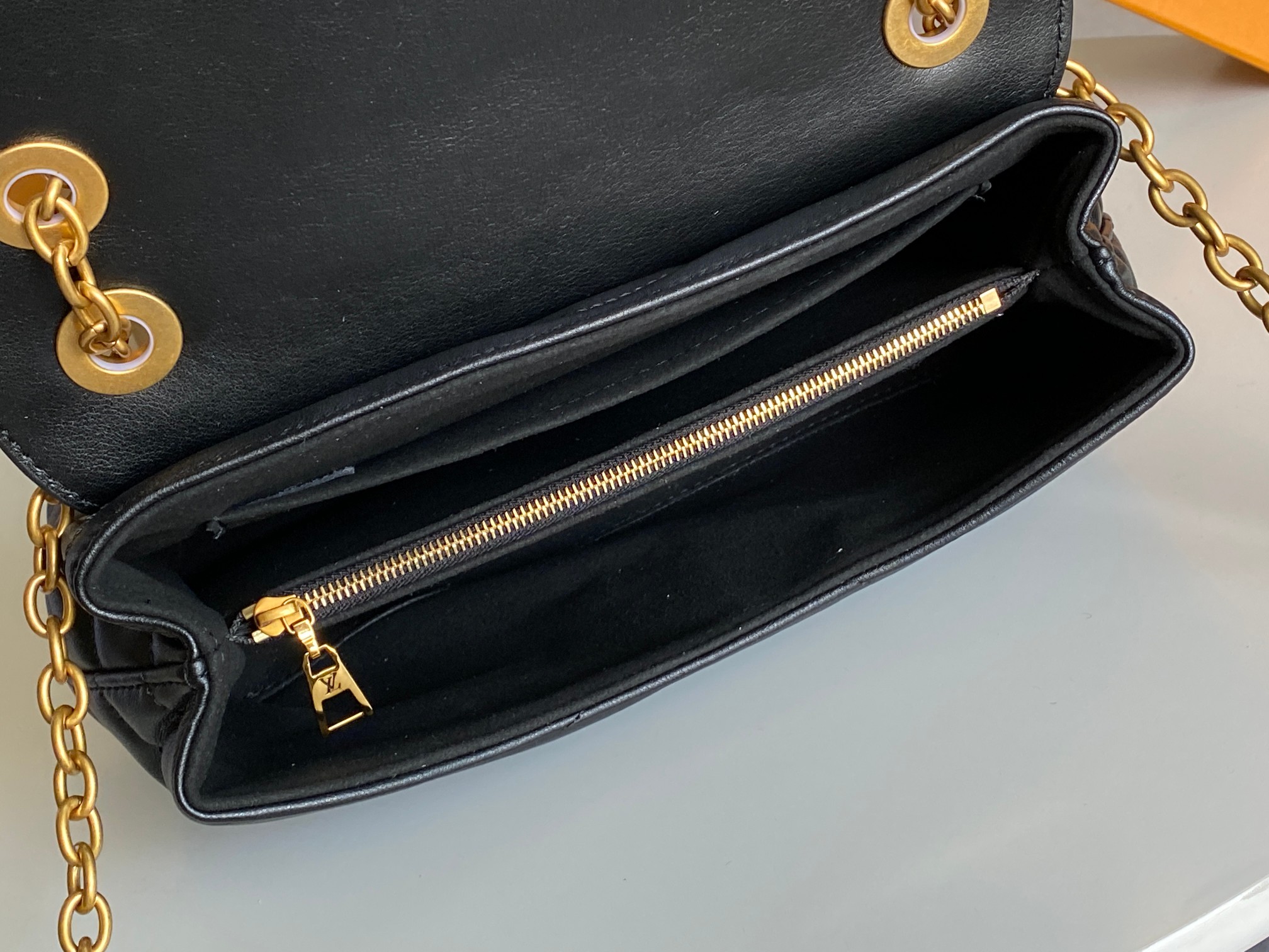 Louis Vuitton LV New Wave Chain Shoulder Bag - Image 9