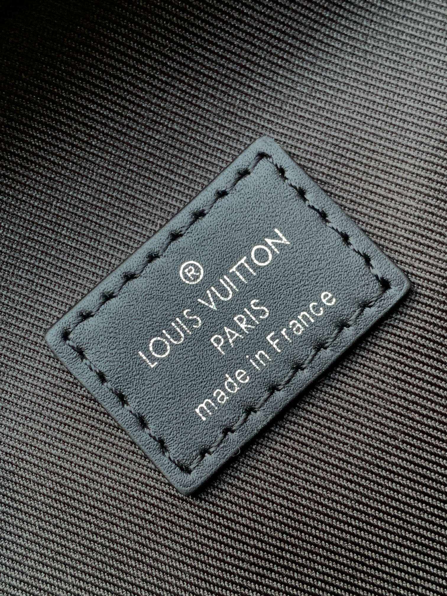 Louis Vuitton Avenue Damier Graphite Crossbody Bag N45302 - Image 9