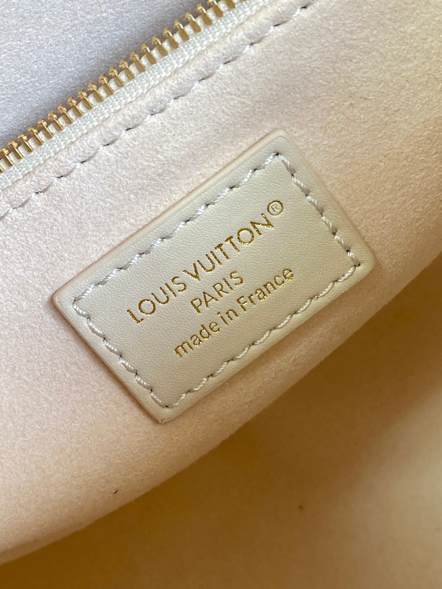 Louis Vuitton OnTheGo PM Handbag in Monogram Empreinte Leather, M25770 - Image 9