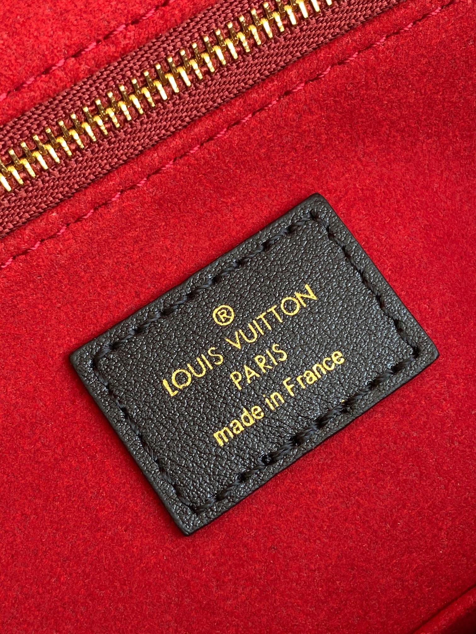 Louis Vuitton OnTheGo Large Handbag M45945 in Black - Image 9