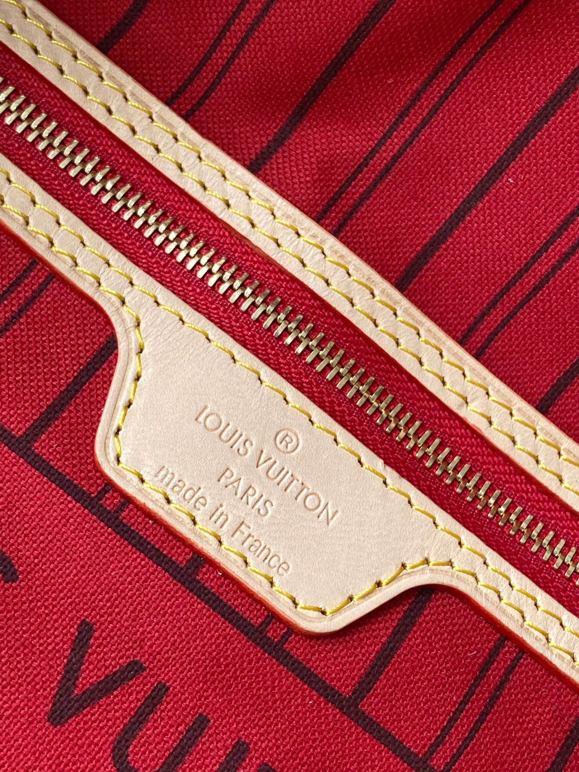 Louis Vuitton Neverfull Small Tote Bag in Damier Ebene Canvas - Image 9