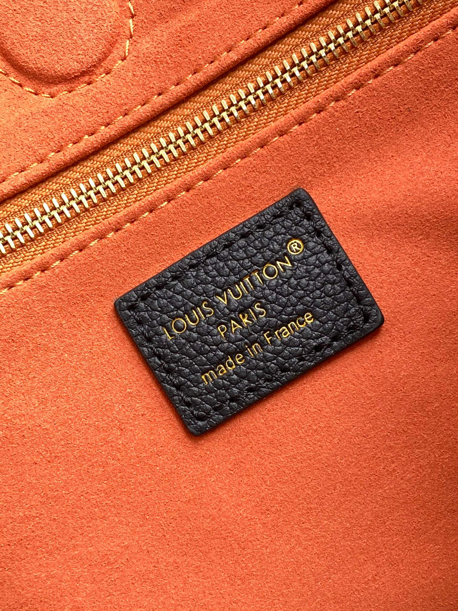 Louis Vuitton Anytime Medium Handbag - Image 9