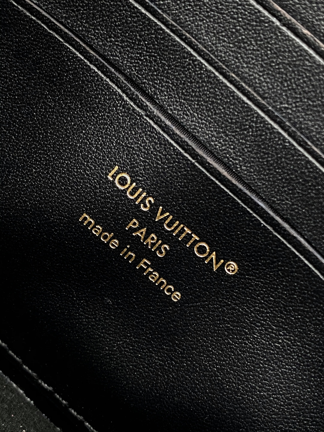 Louis Vuitton LV Bloom Wallet On Chain - Image 9