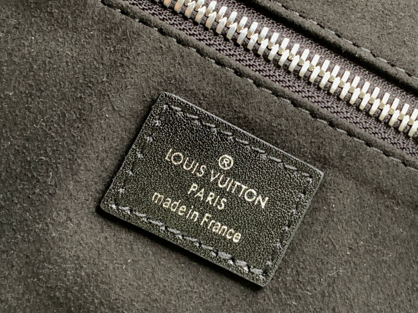 Louis Vuitton CarryAll Dark Medium Handbag M25143 - Image 9