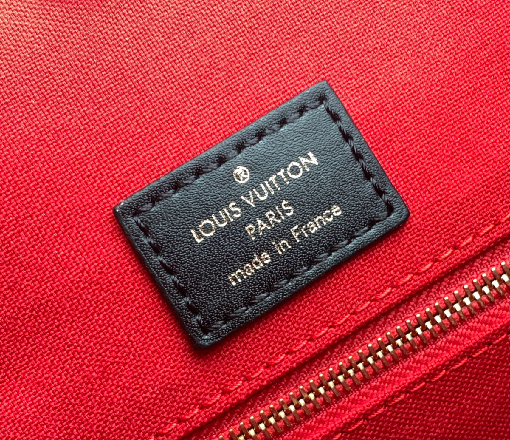 Louis Vuitton Onthego MM Tote Bag - Image 9