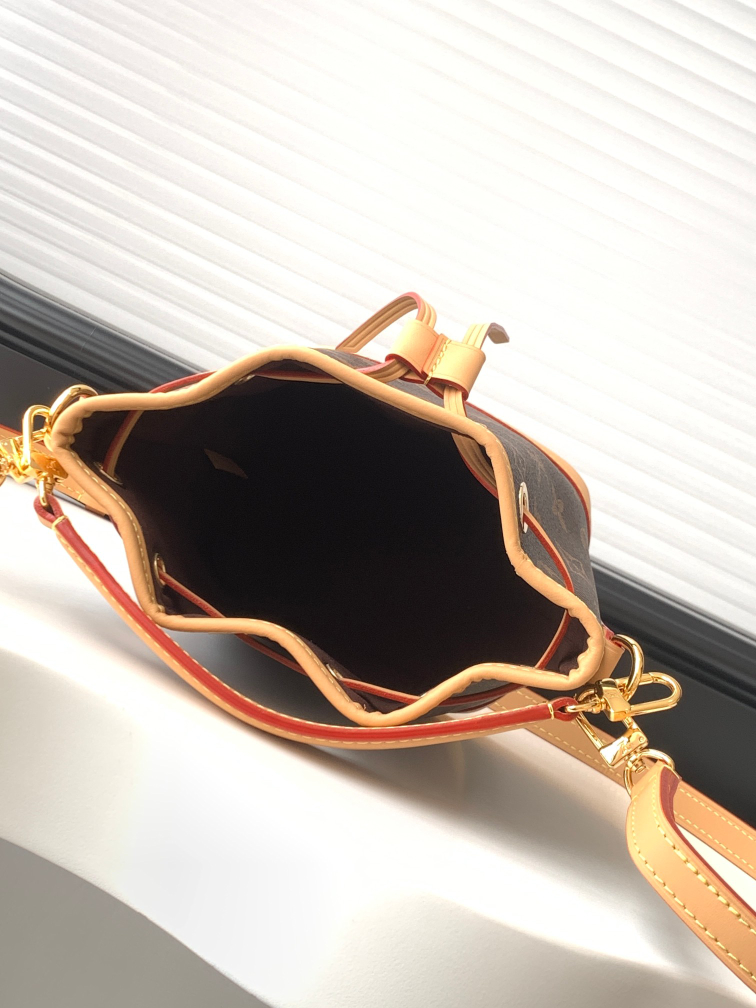 Louis Vuitton Nano Noé Handbag M81266 - Image 9