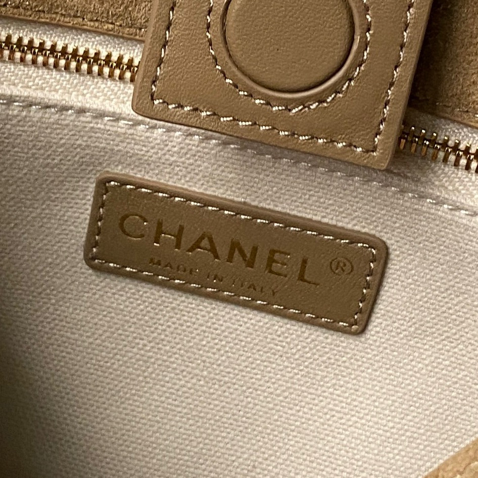 Chanel 26S Suede Bucket Handbag - Image 9