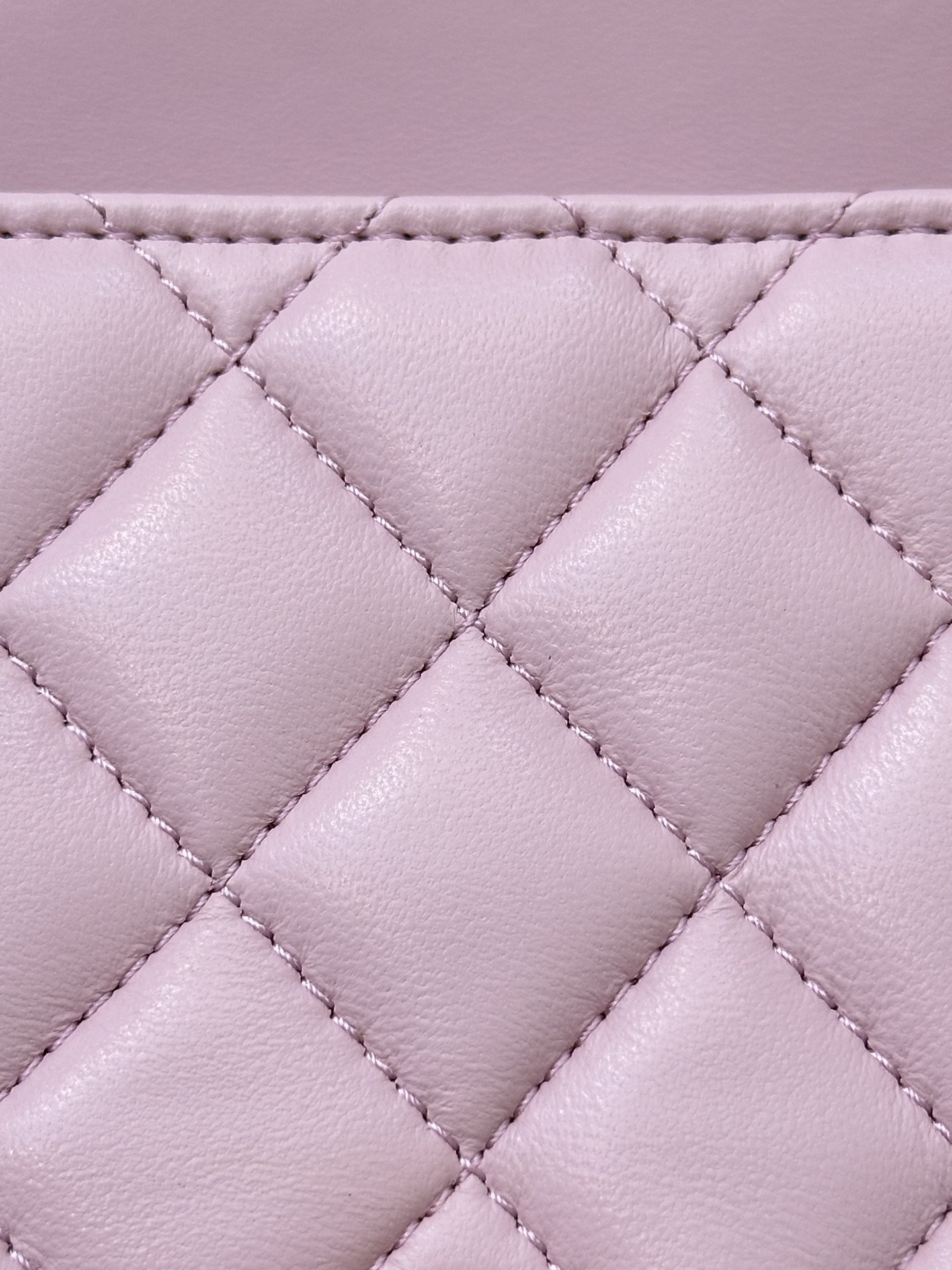 Lambskin Quilted Crossbody Bag 17 x 12 x 7 cm - Image 9