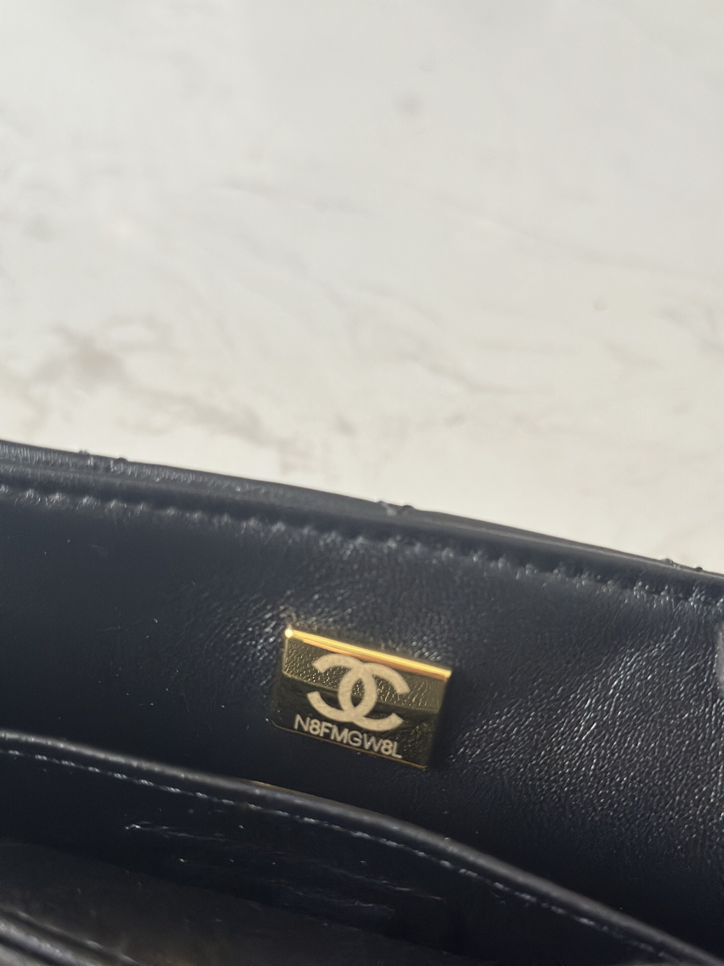 Hermès Kelly 25 Black and Gold Handbag - Image 9
