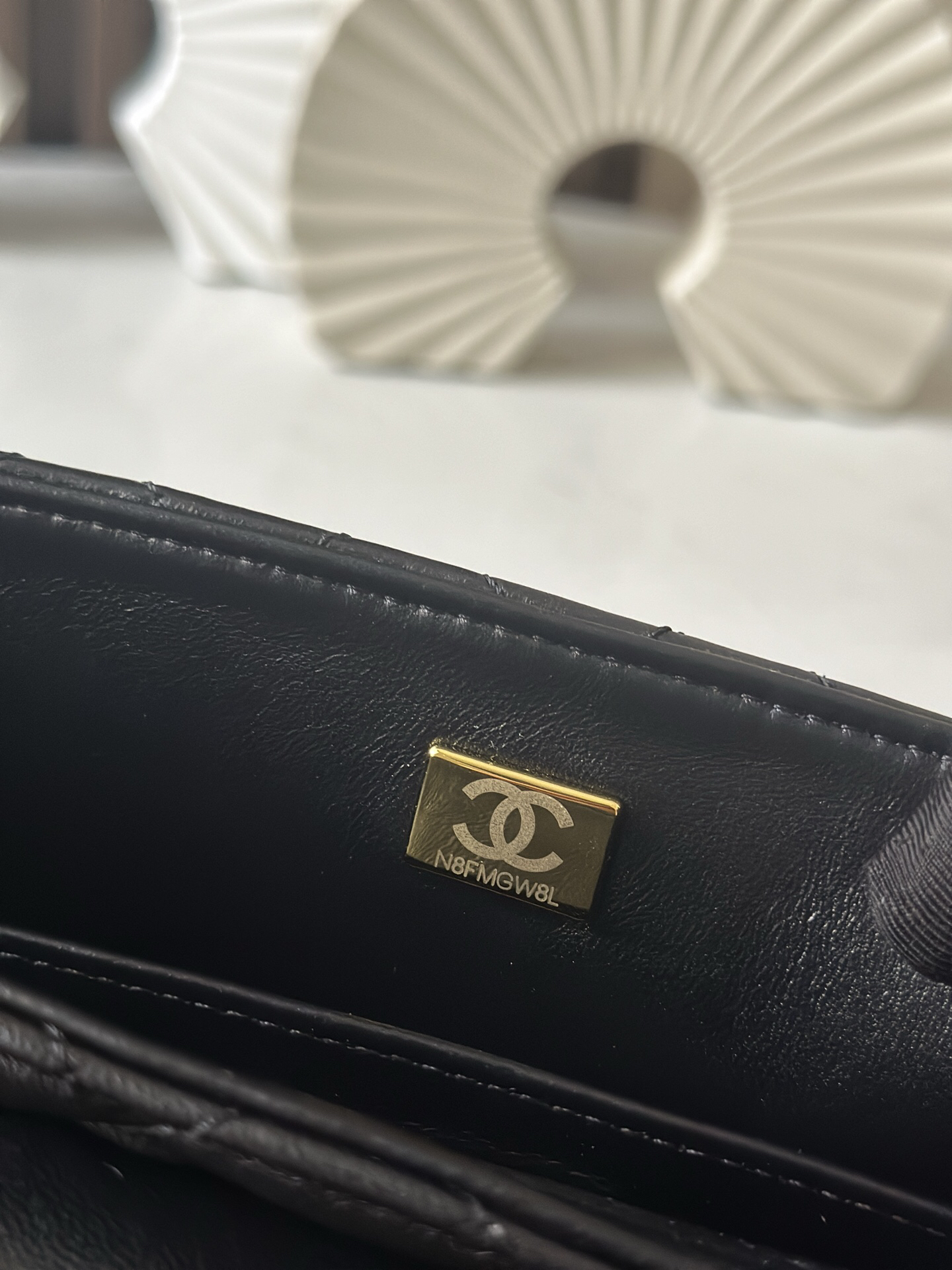 Kelly-Inspired Structured Handbag - Image 9