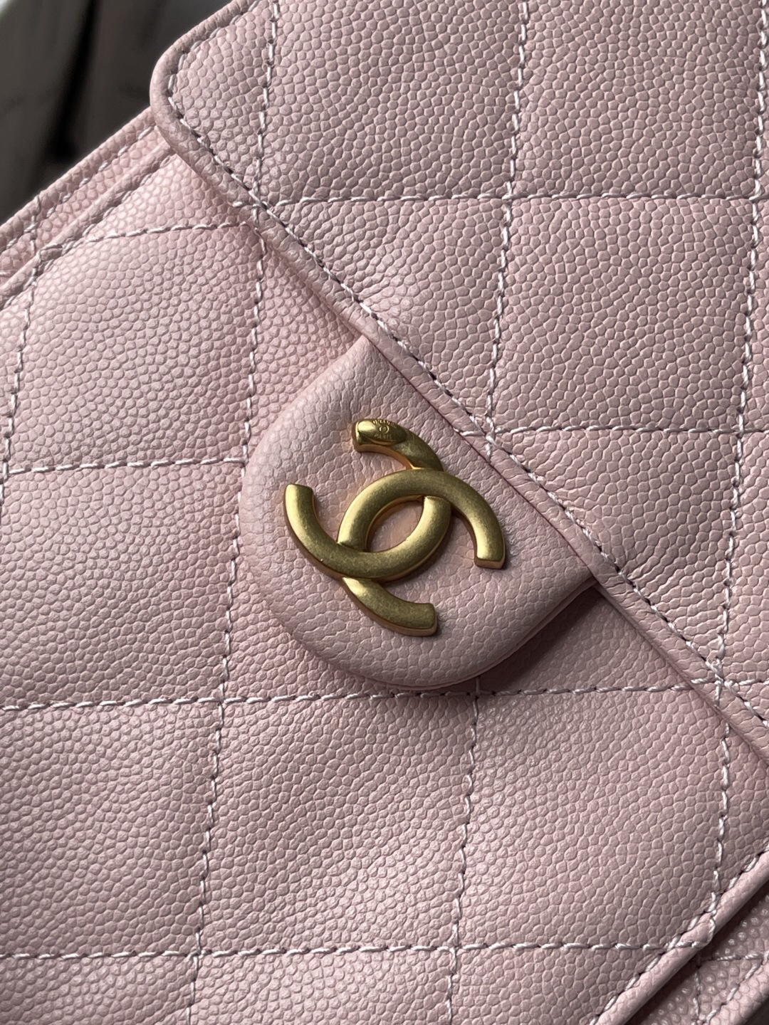 Chanel 25C Small Caviar Leather Hobo Shoulder Bag - Image 9