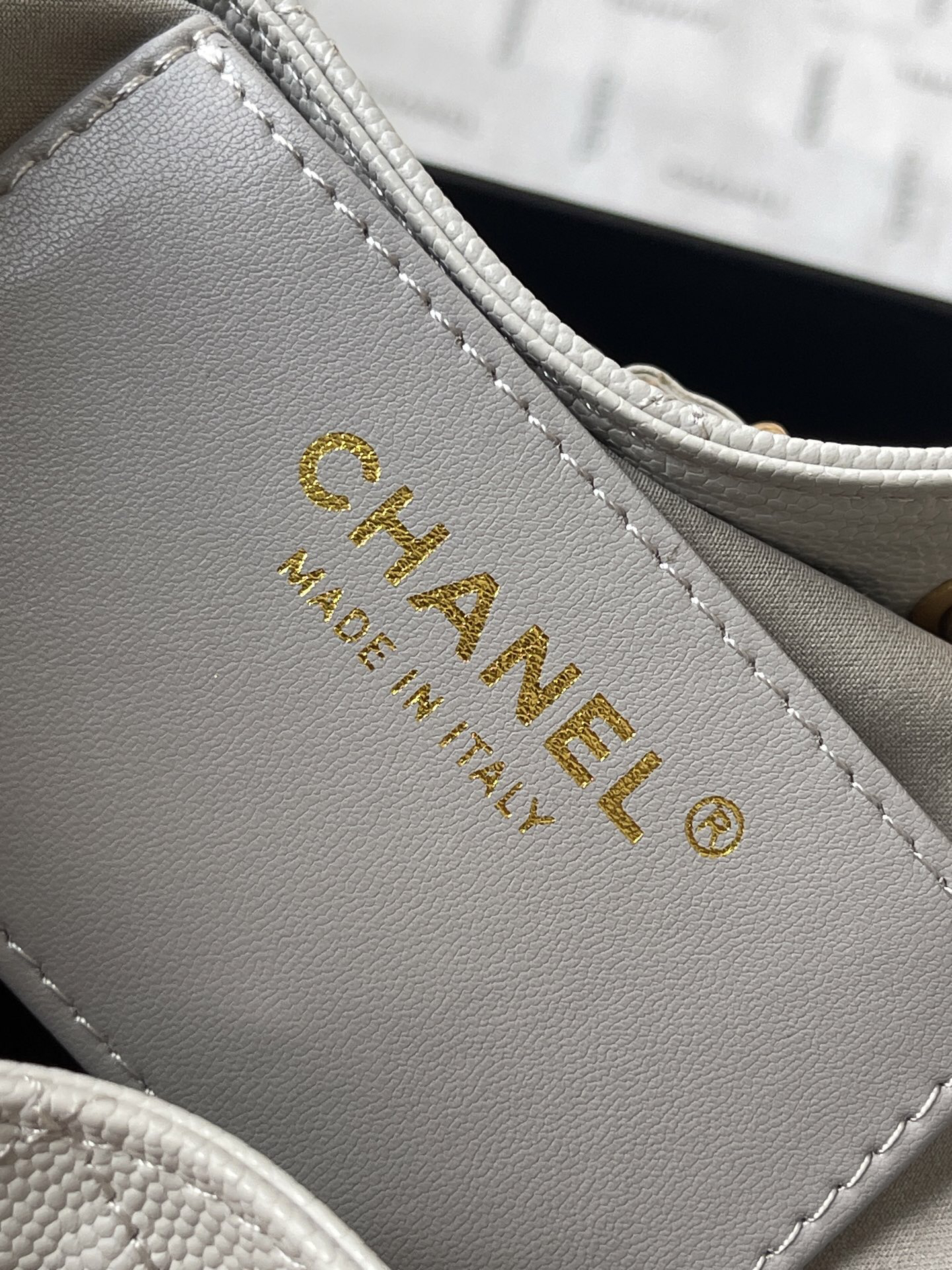Chanel 25C Small Caviar Leather Hobo Bag - Image 9