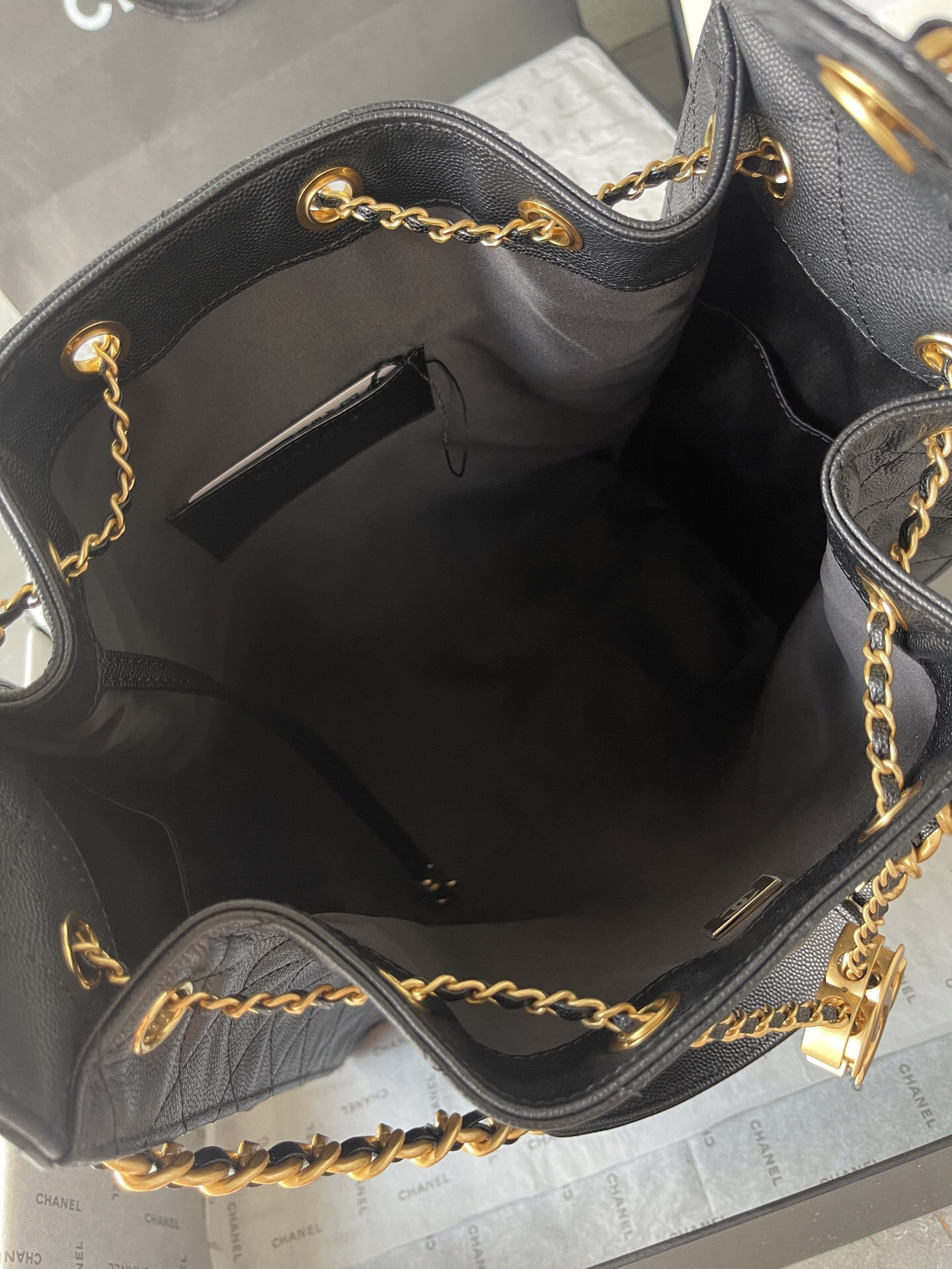 CHANEL 25 Textured Leather Hobo Shoulder Bag AS5311 - Image 9