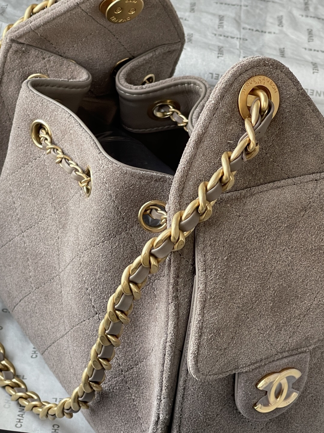 Chanel 25S Spring Hobo Mini Drawstring Bucket Bag - Image 9