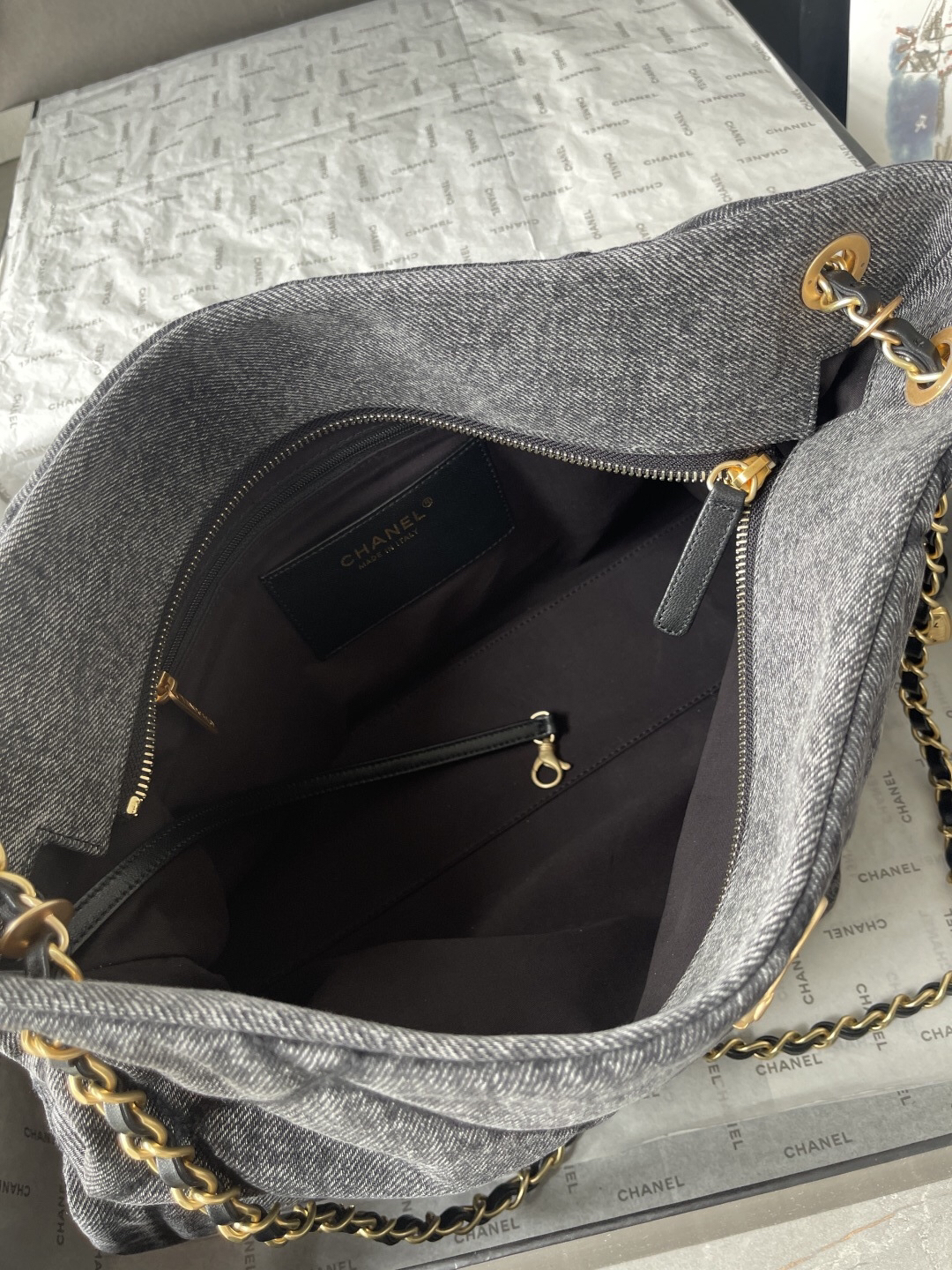 Chanel AS5740 Denim Shopping Tote Bag - Image 9