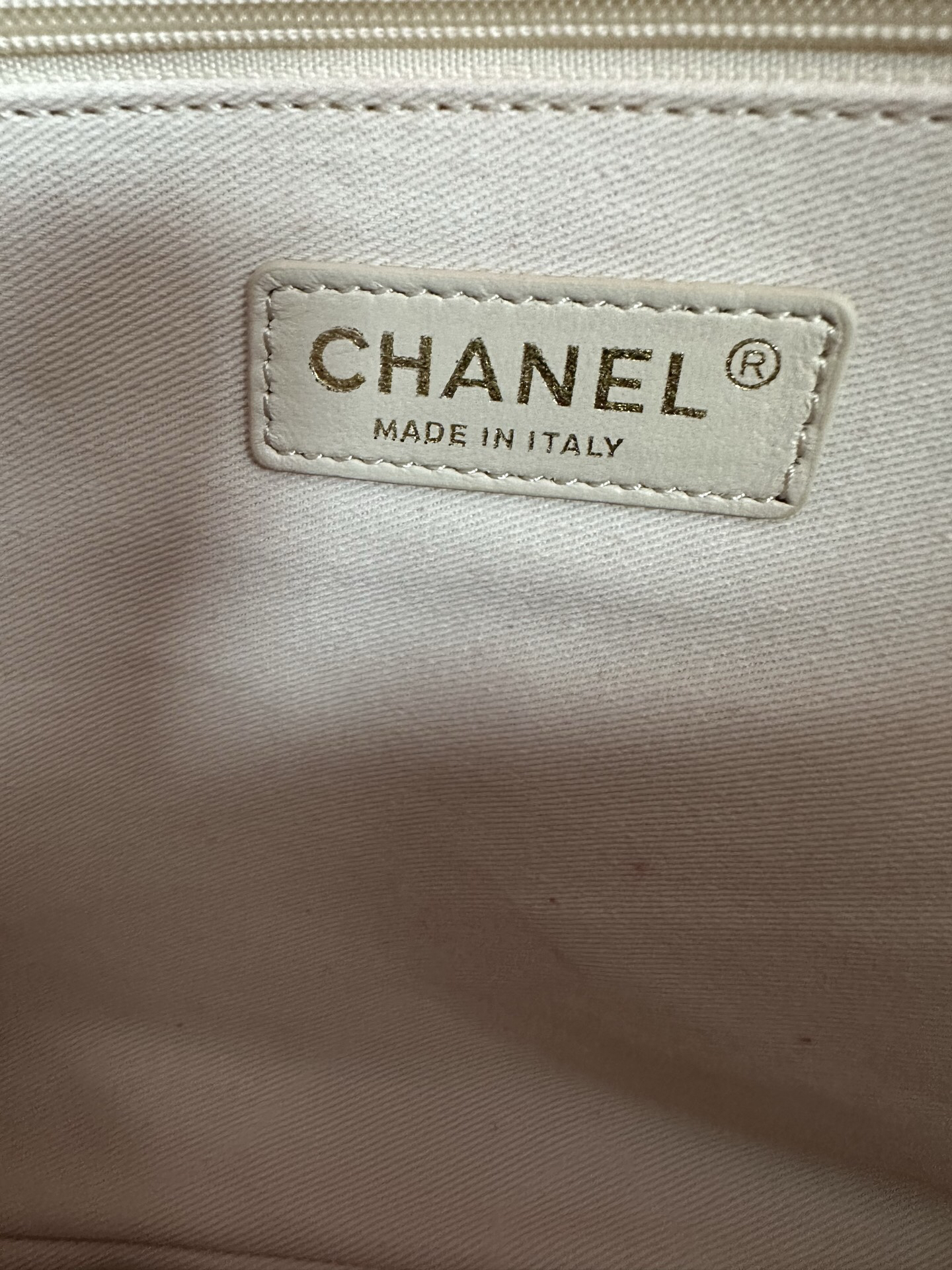 Chanel Vintage Woven Straw Tassel Handbag - Image 9