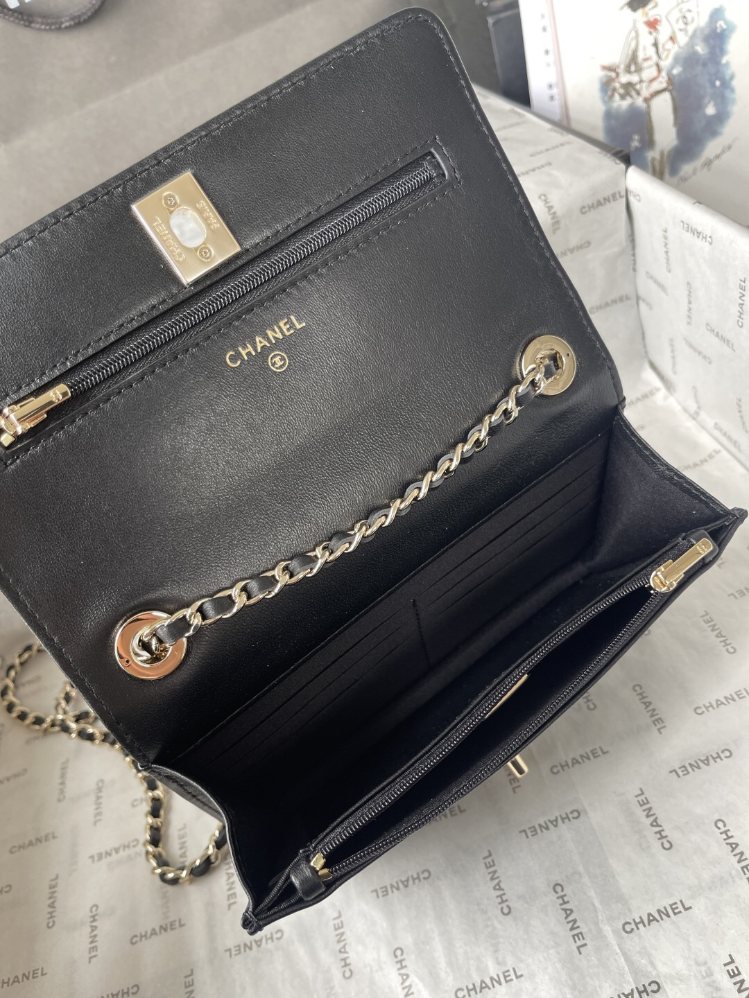 Chanel 25C Lambskin Shoulder Bag with Rhinestone Double-C Clasp - Image 9