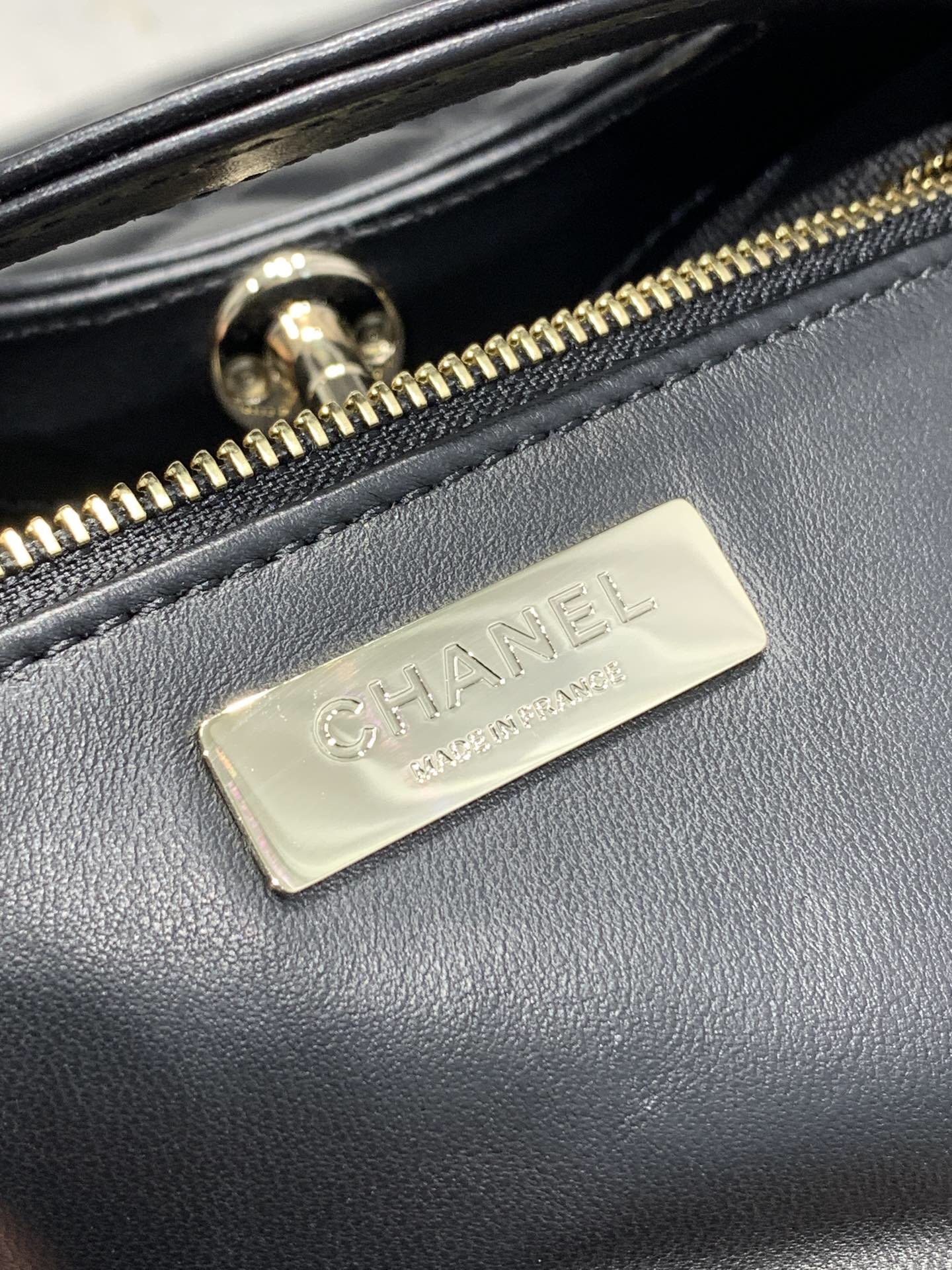 Chanel 31 Handbag - Image 9