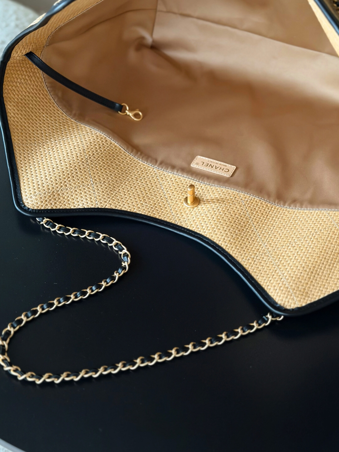 Chanel 25S Maxi Hobo Tote Bag - Image 9