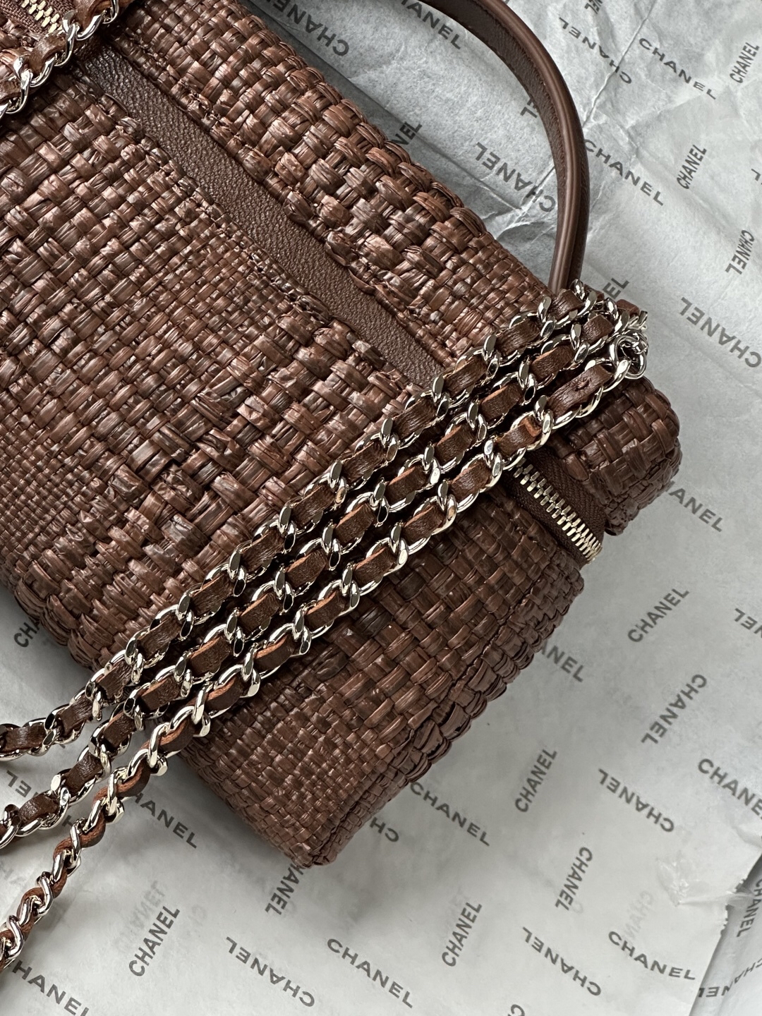 Chanel 26P Woven Small Box Bag - Image 9