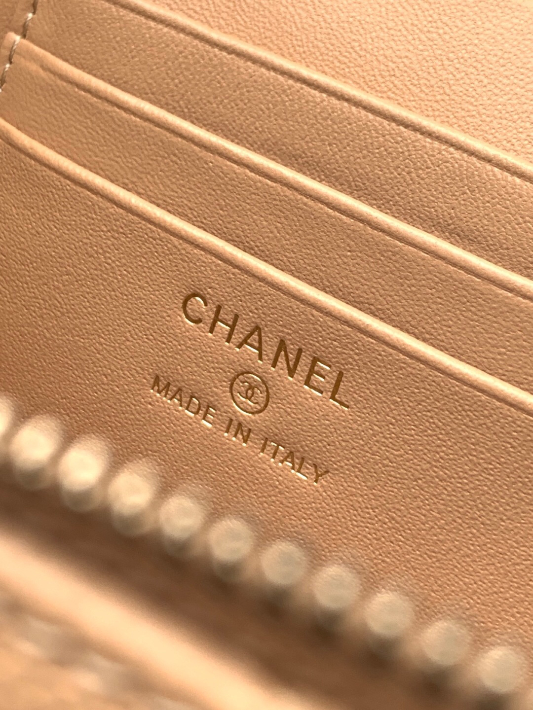 CHANEL 26C Chain Crossbody Box Bag - Image 9