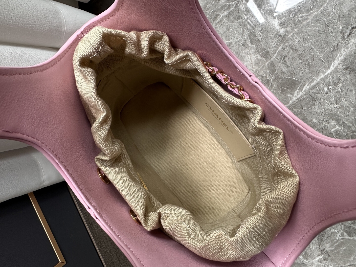 Chanel 26S Small Basket Hobo Handbag - Image 9