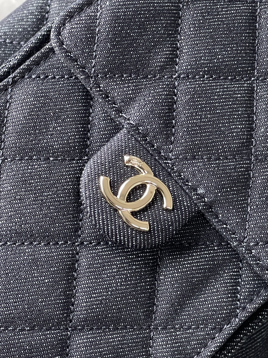 Chanel Quilted Dark Navy Denim Hobo Shoulder Bag - Image 9