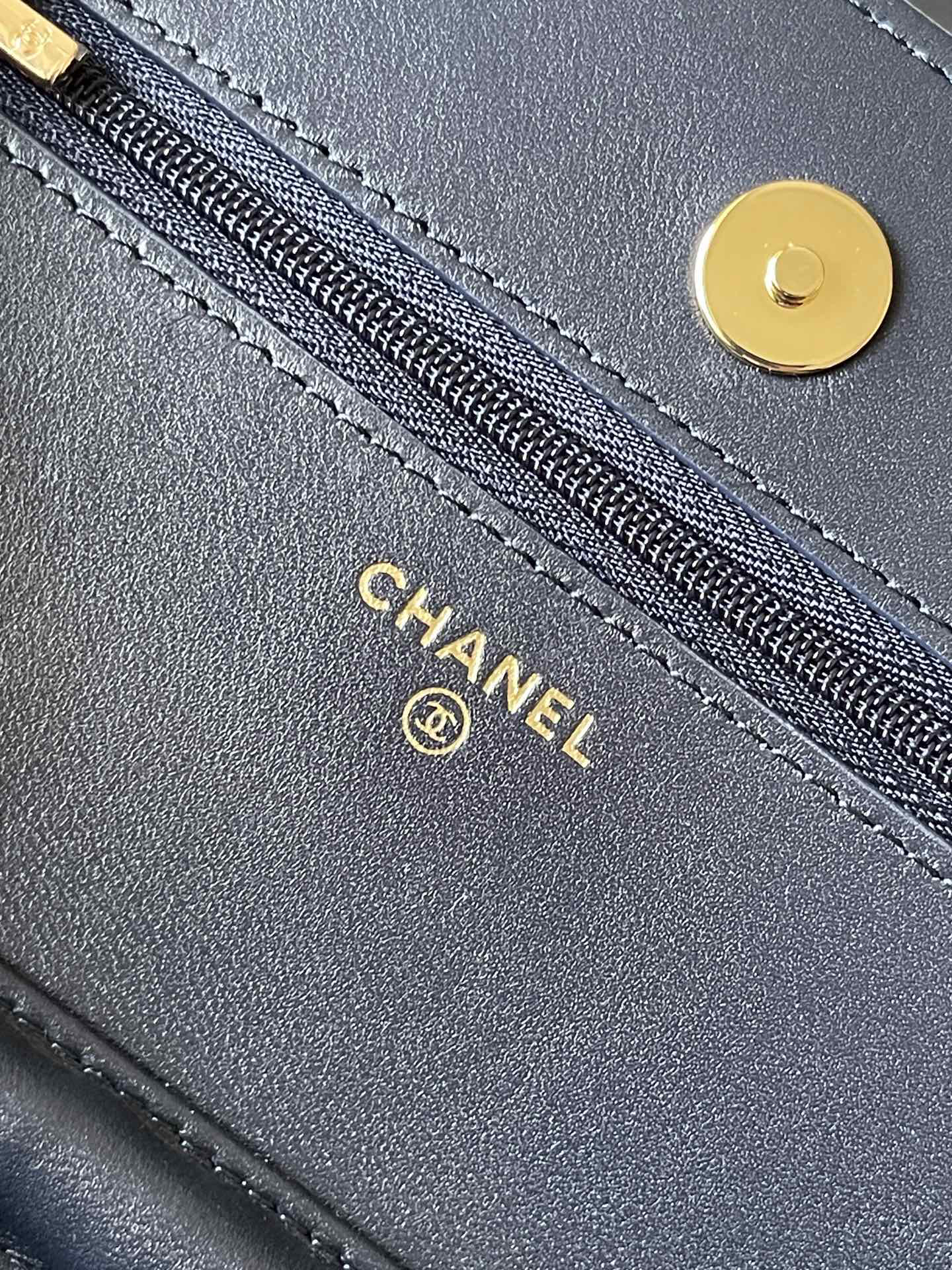 Chanel WOC Lambskin Chain Shoulder Bag - Image 9