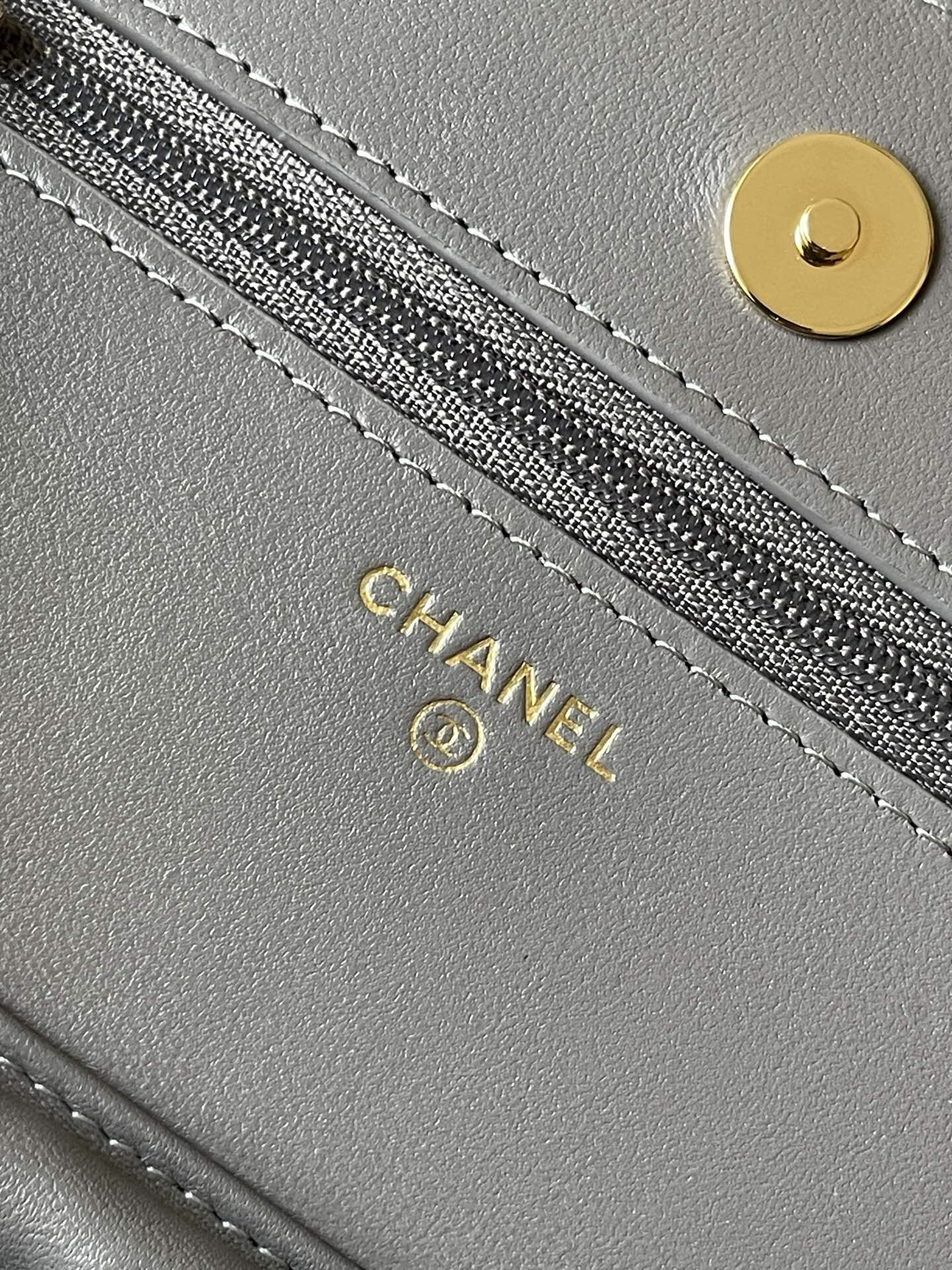 Chanel WOC Lambskin Chain Crossbody Bag - Image 9